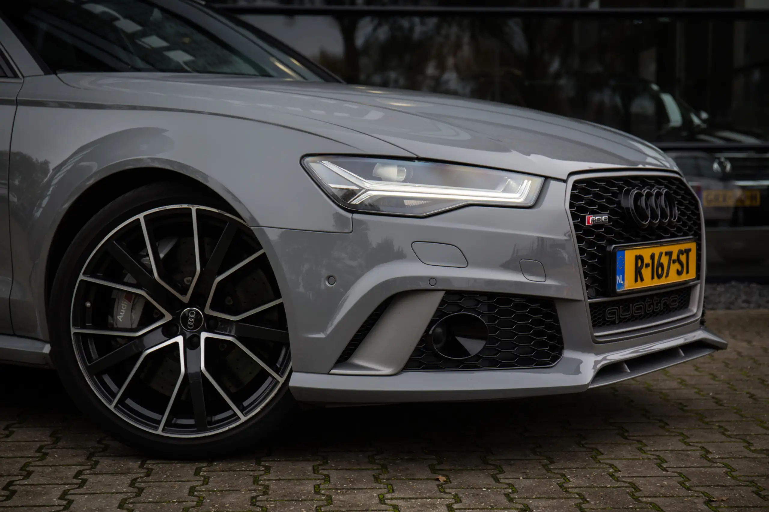 Audi - RS6