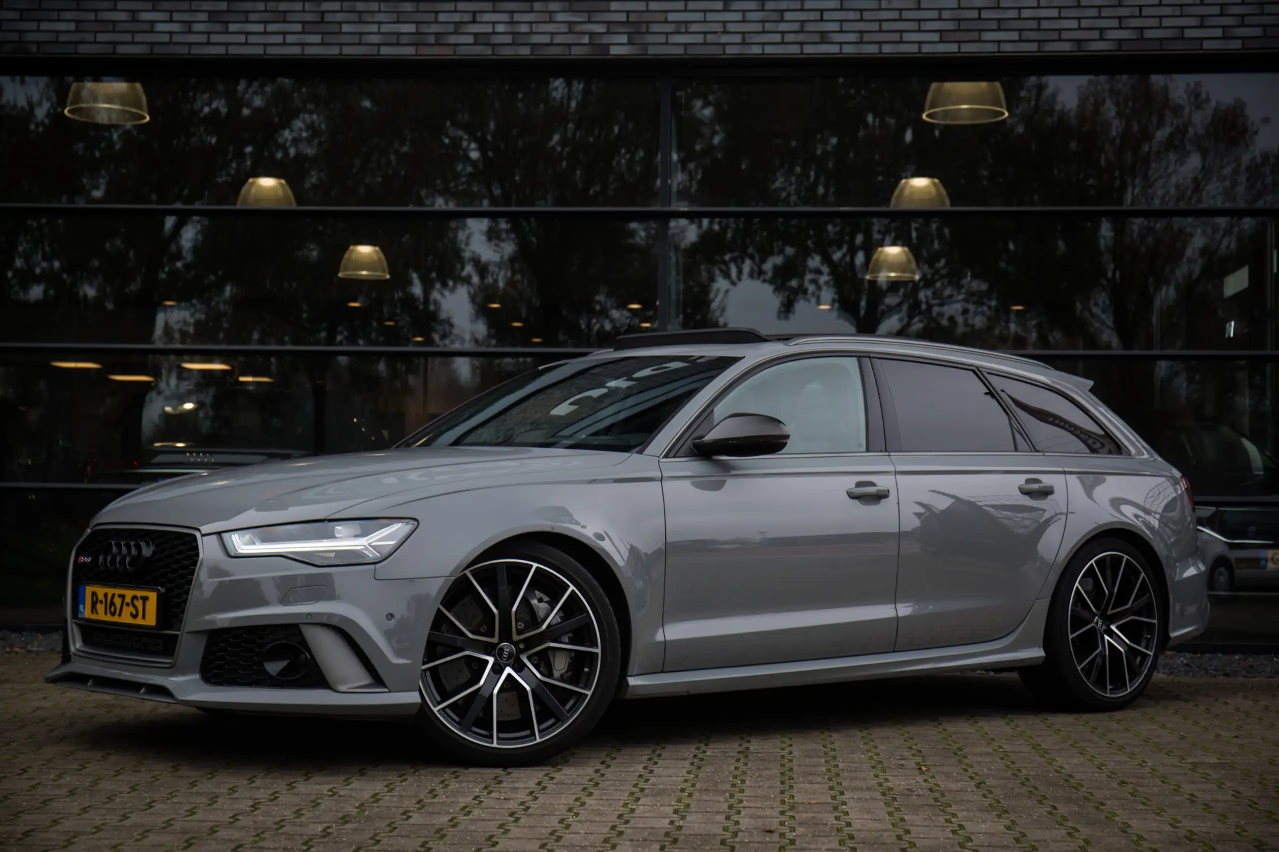 Audi - RS6