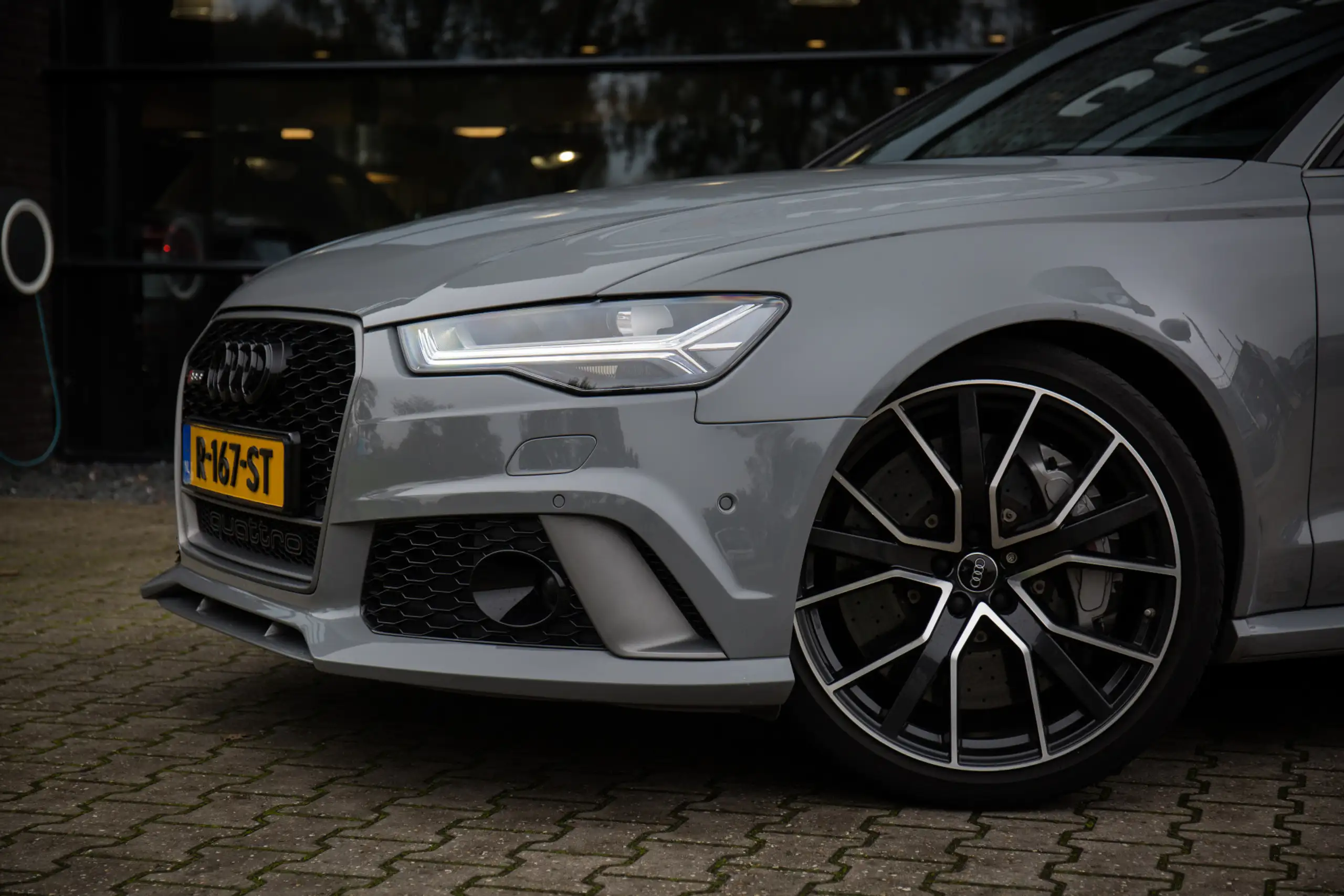 Audi - RS6