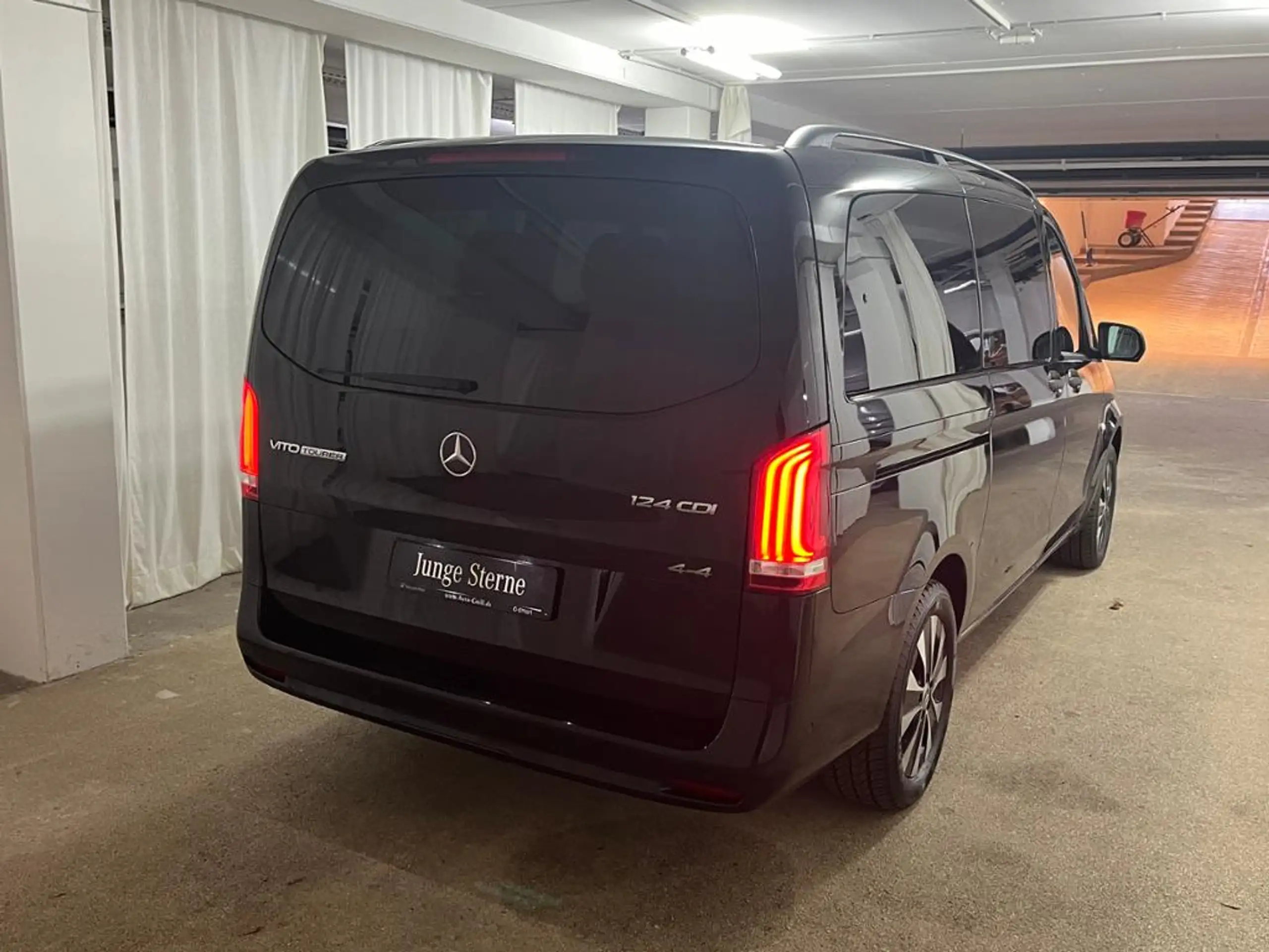 Mercedes-Benz - Vito