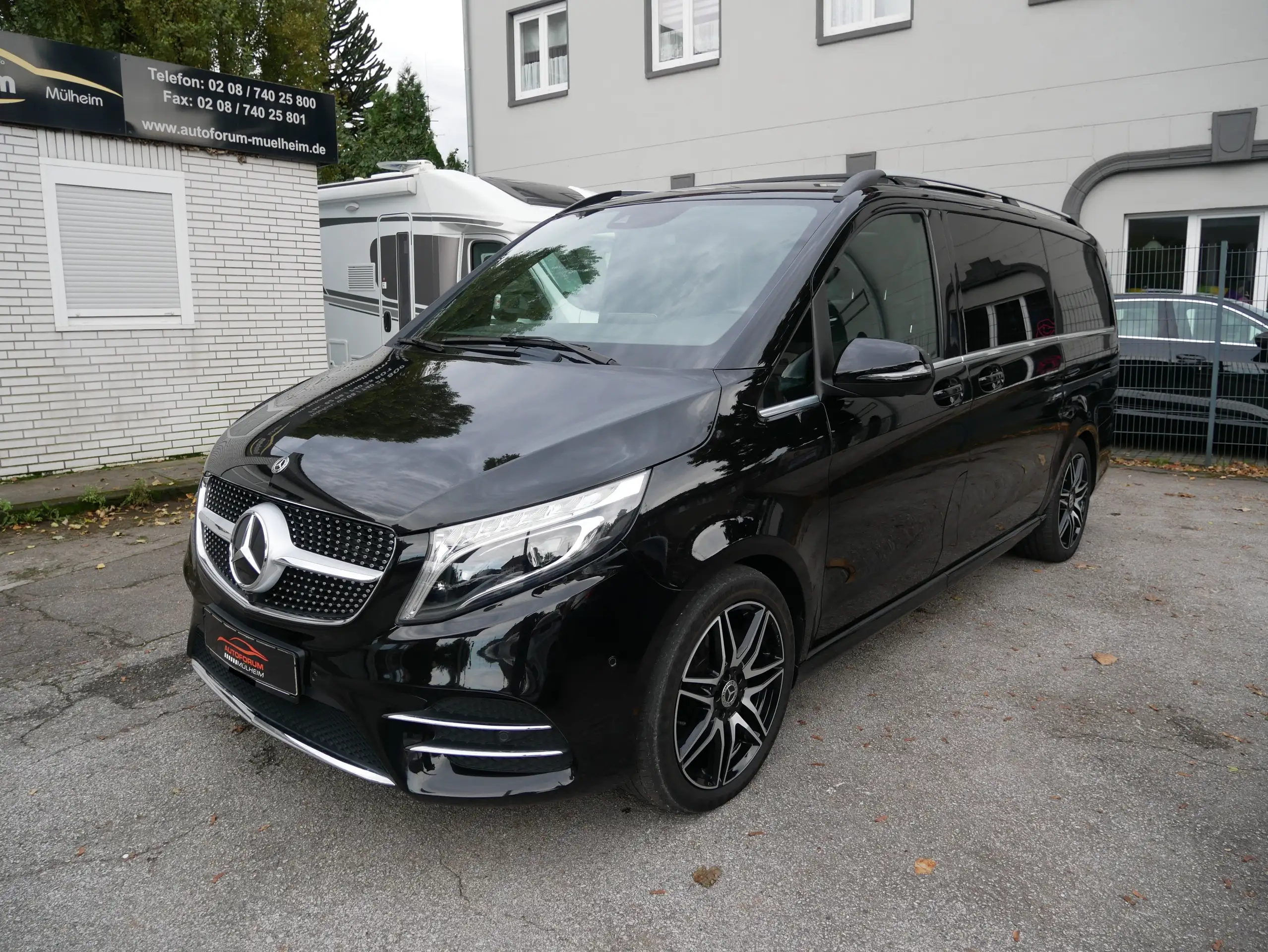 Mercedes-Benz - V 250