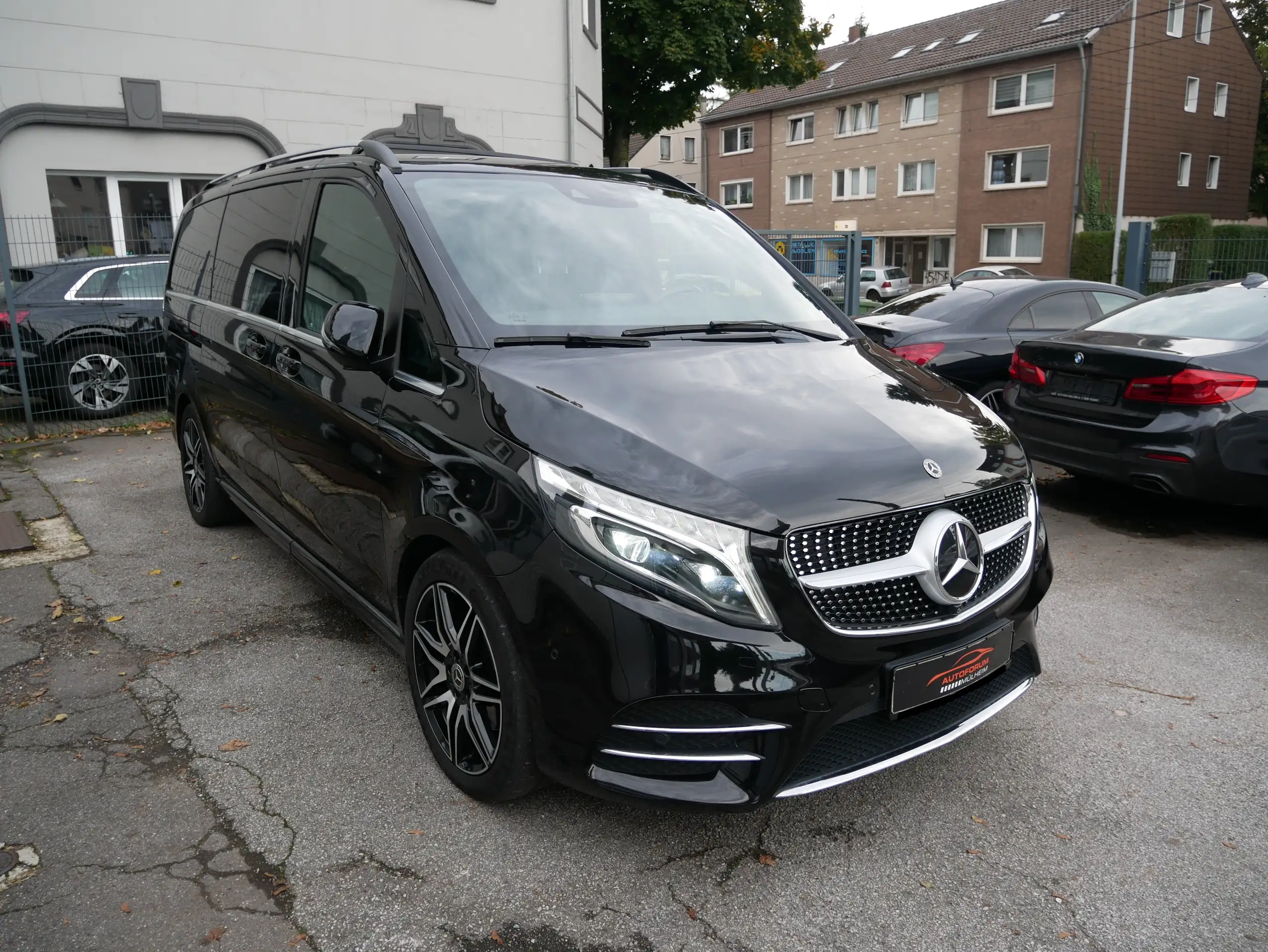 Mercedes-Benz - V 250