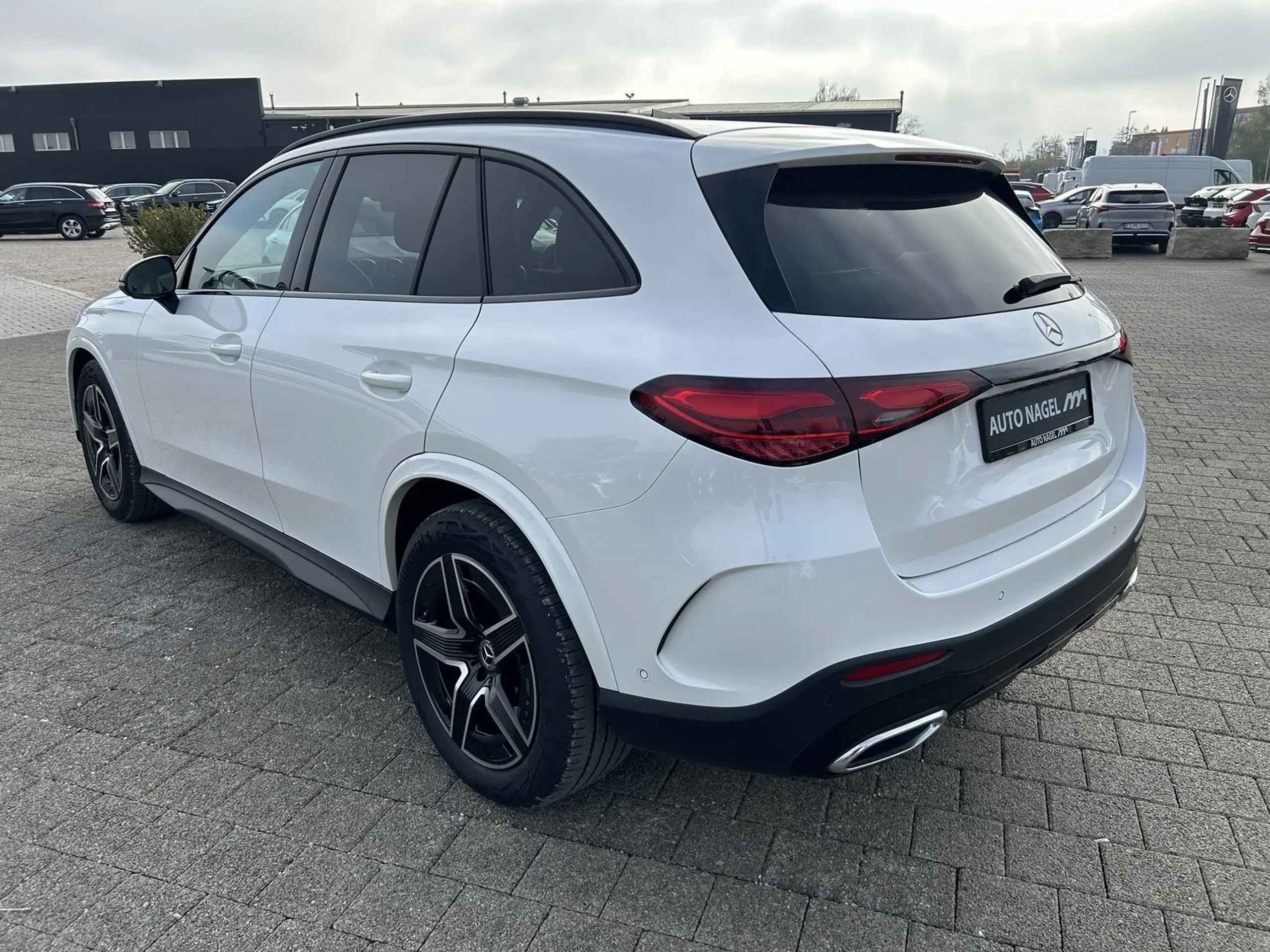 Mercedes-Benz - GLC 220