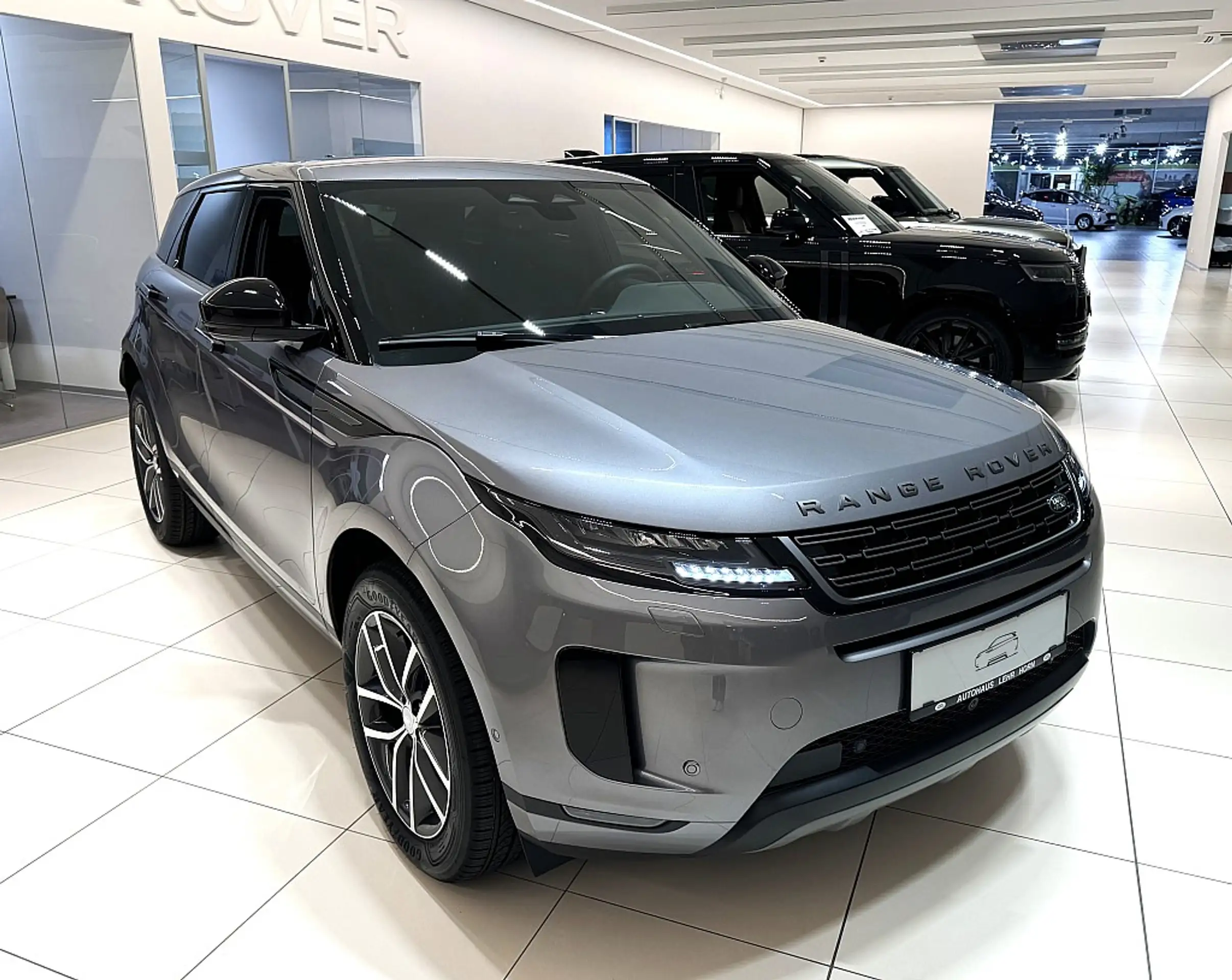 Land Rover - Range Rover Evoque