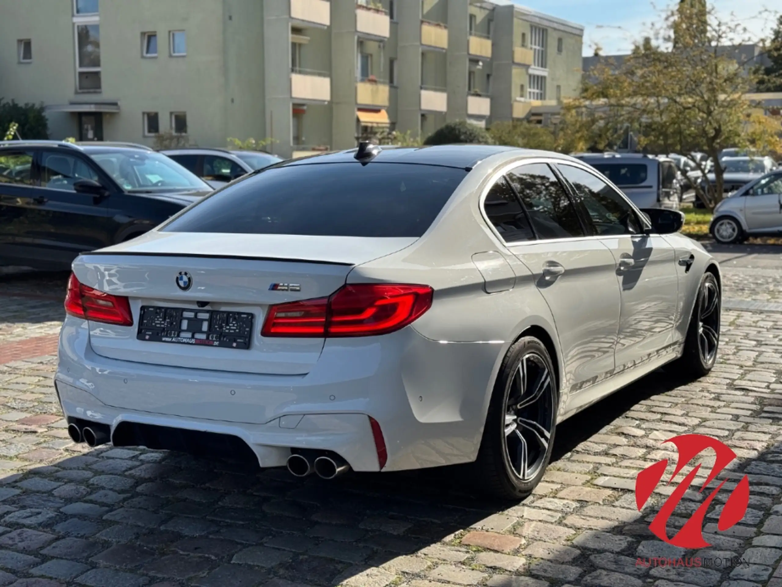 BMW - M5