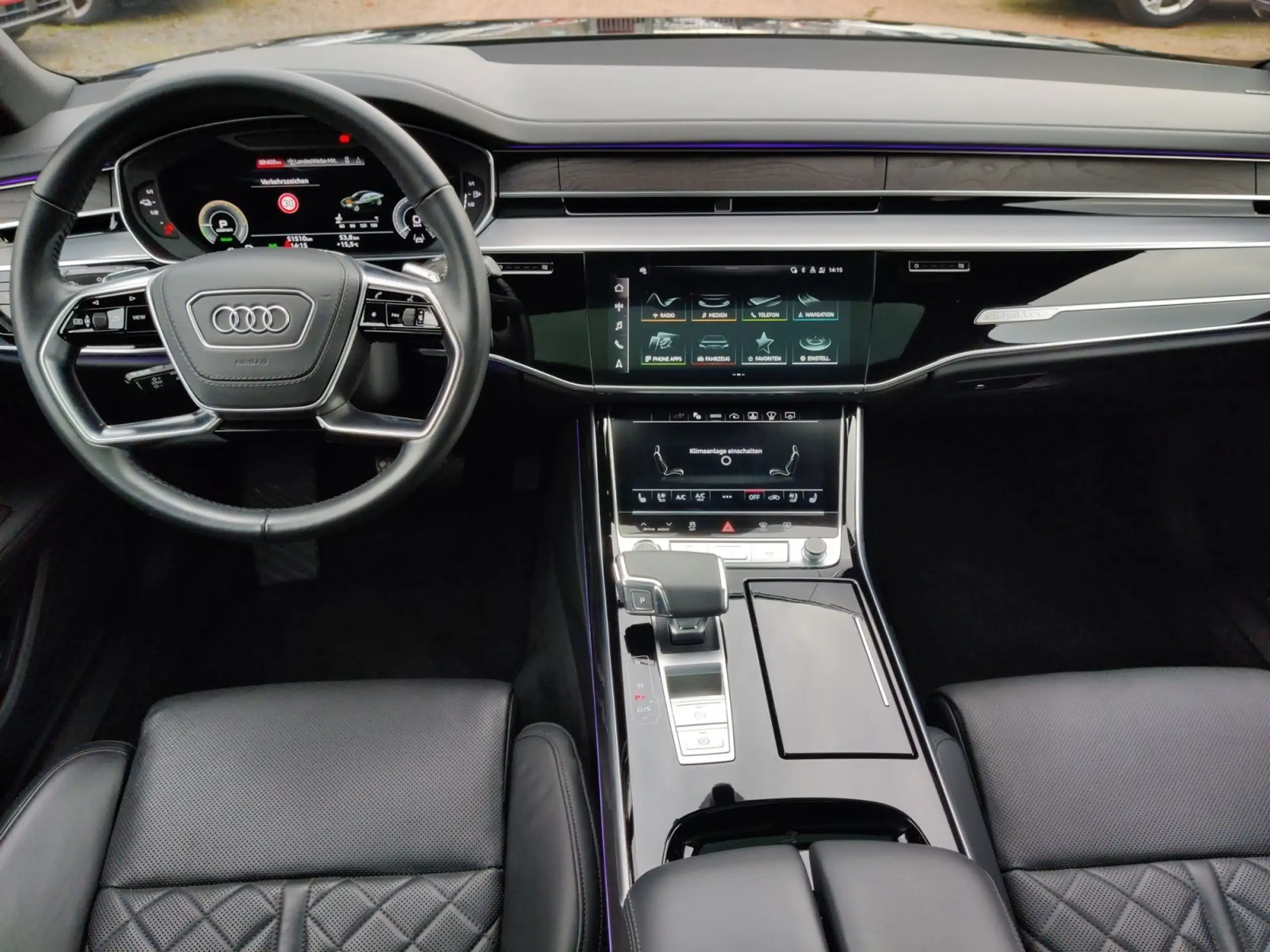 Audi - A8