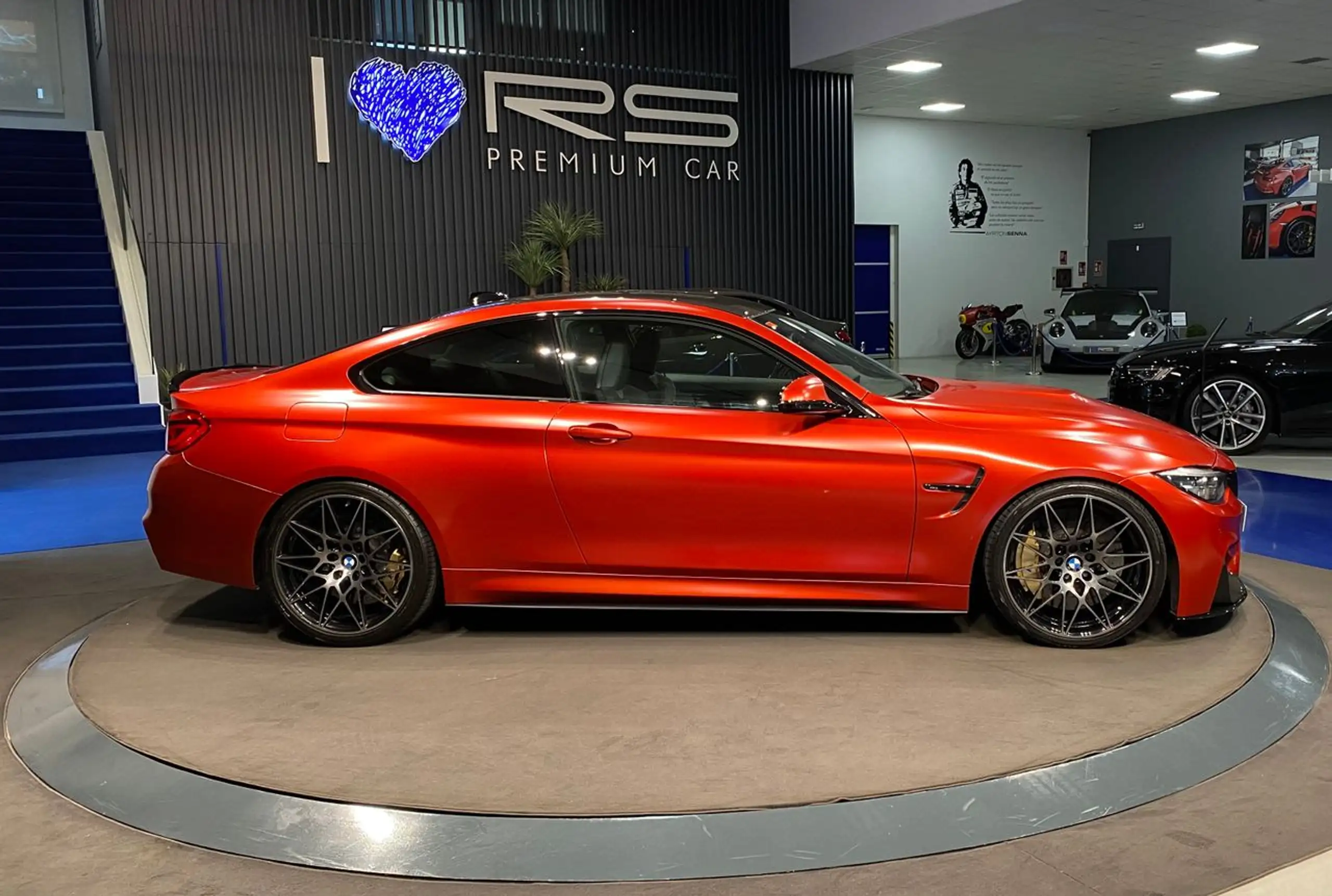 BMW - M4