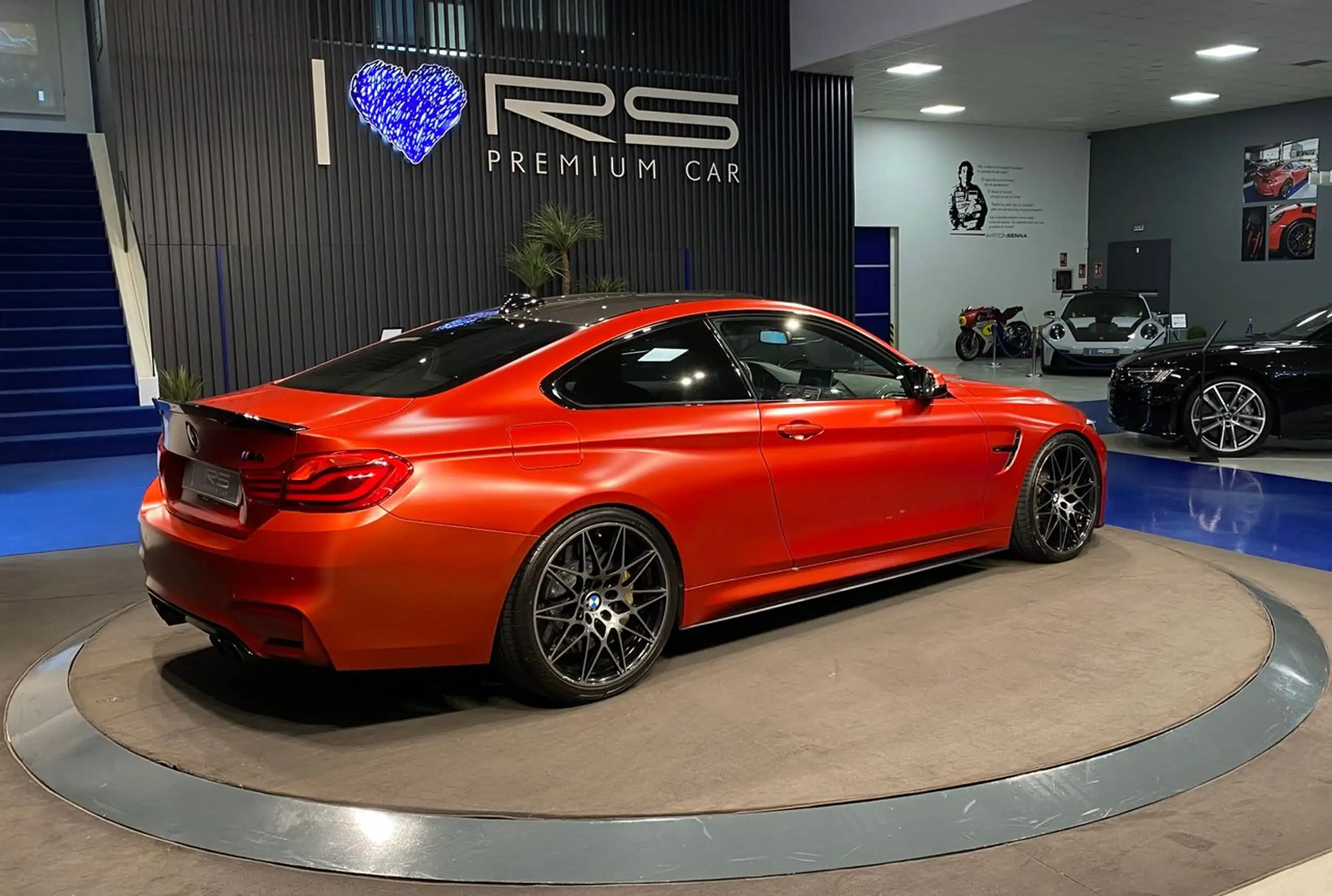 BMW - M4