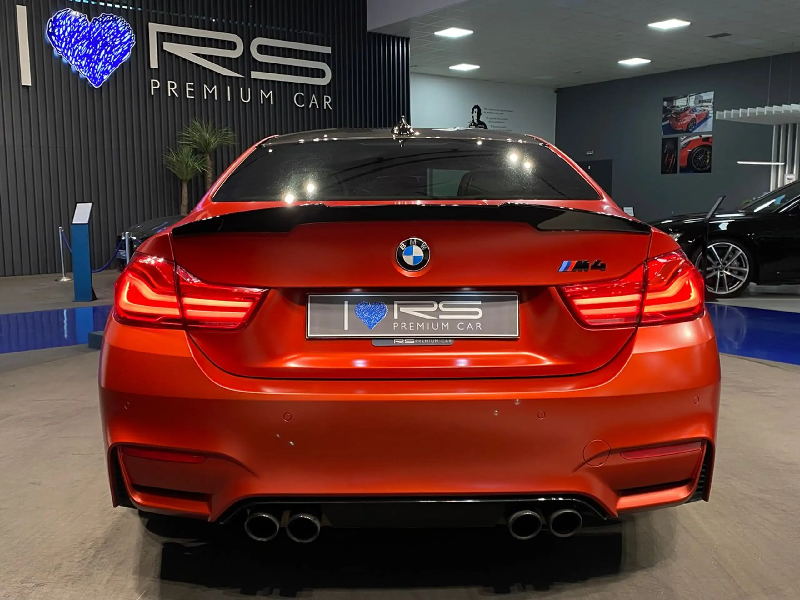 BMW - M4