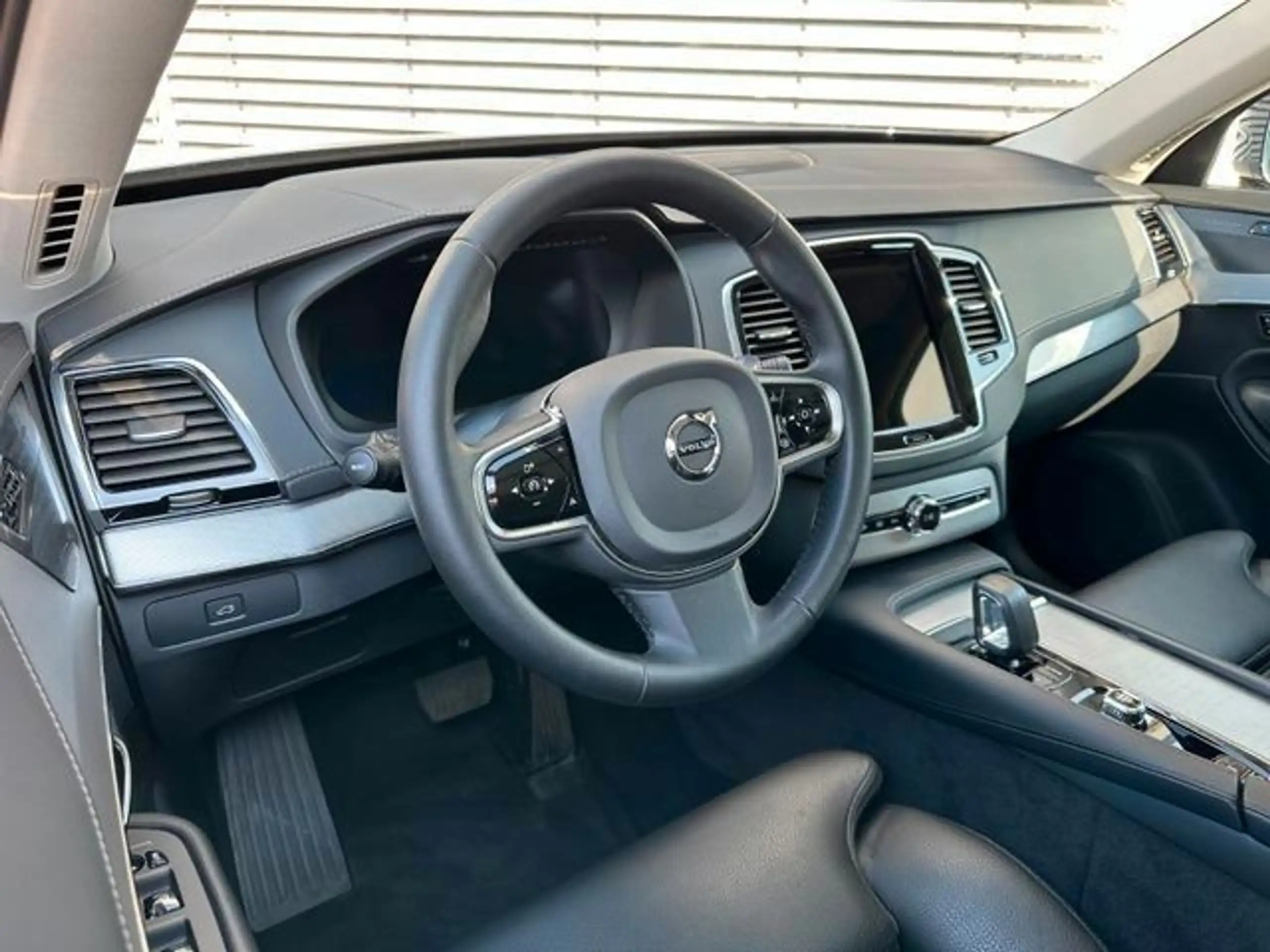 Volvo - XC90