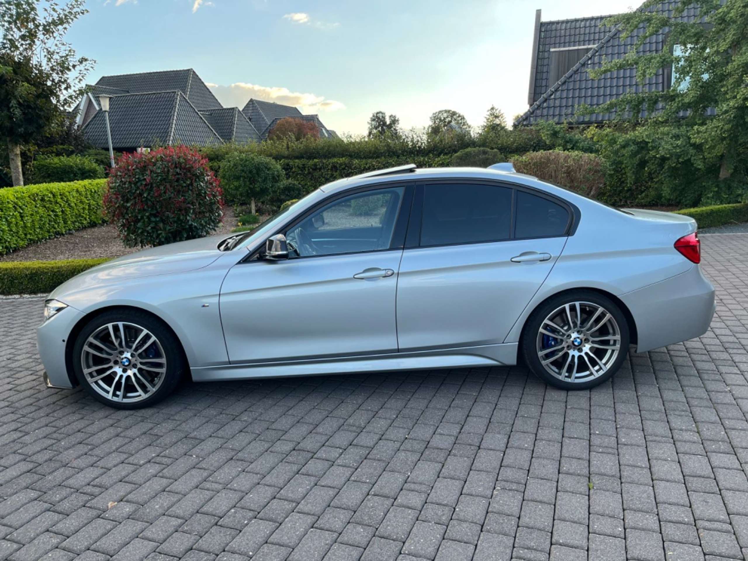 BMW - 340