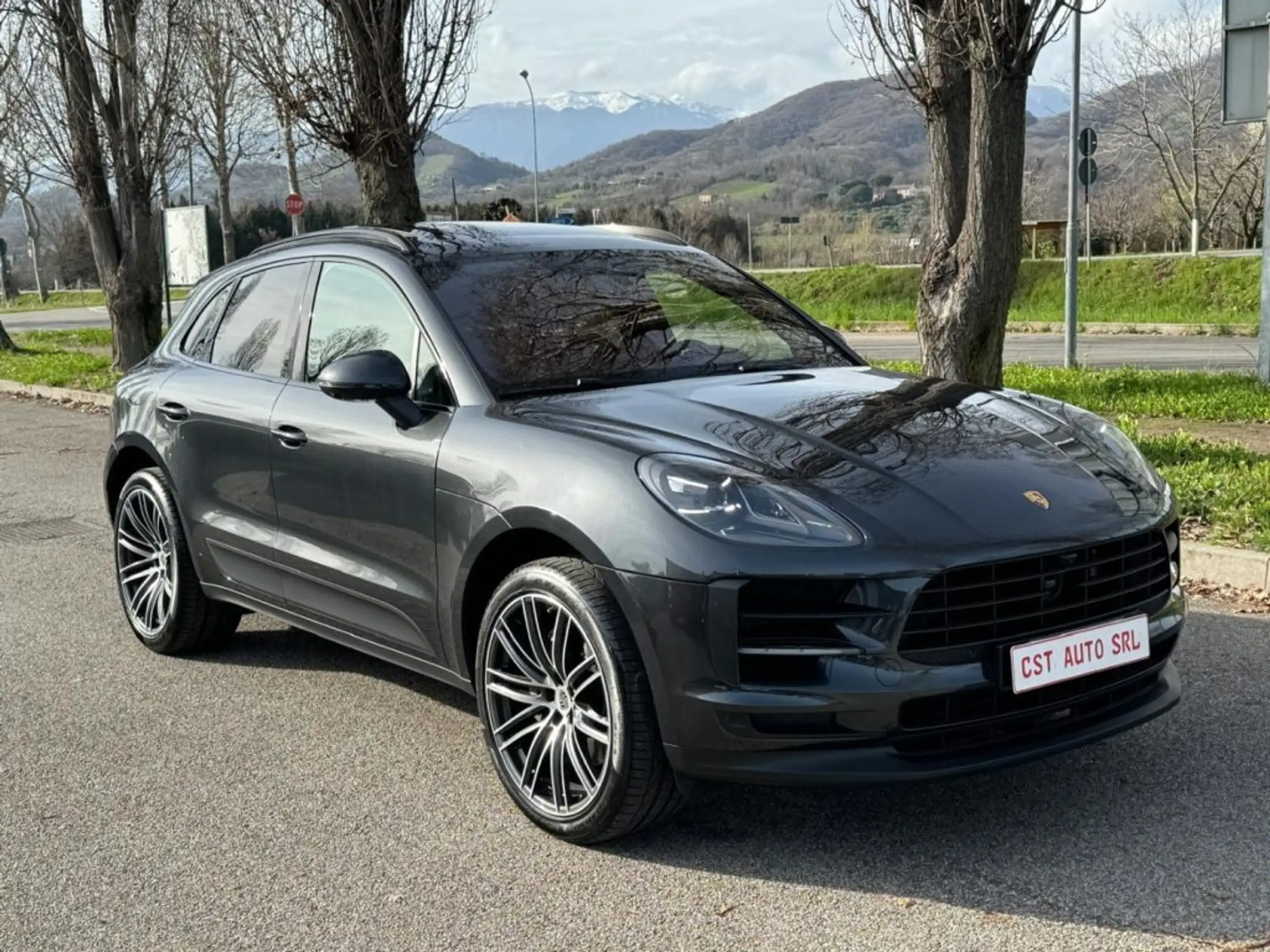 Porsche - Macan