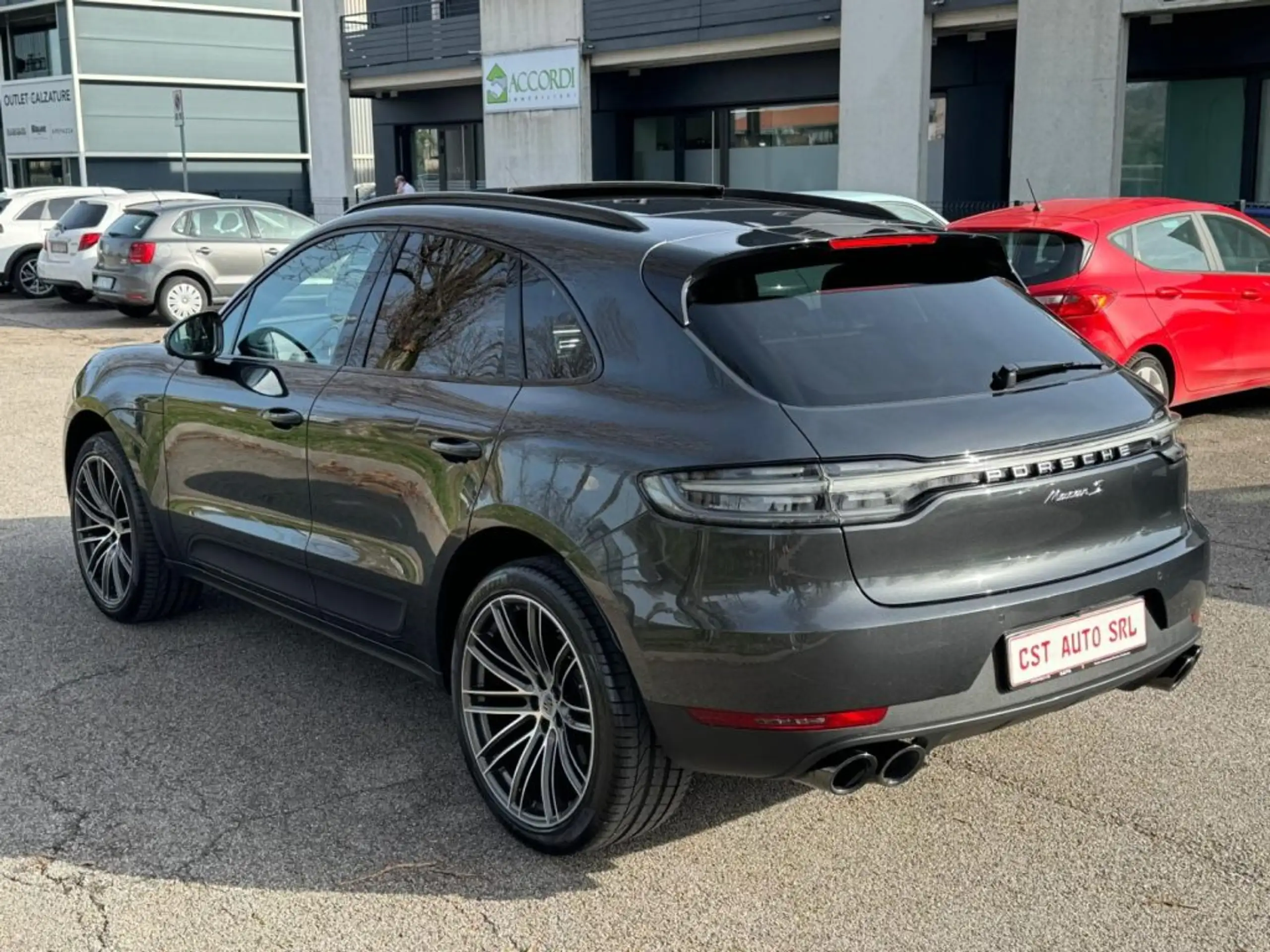 Porsche - Macan