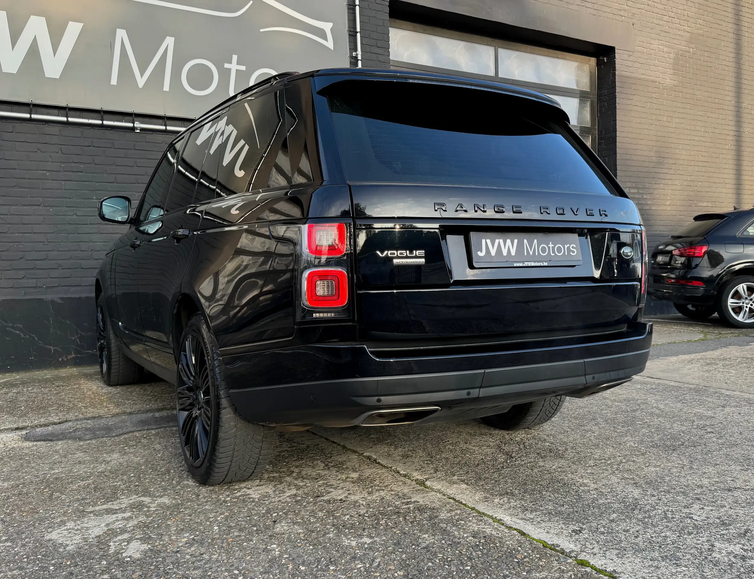 Land Rover - Range Rover