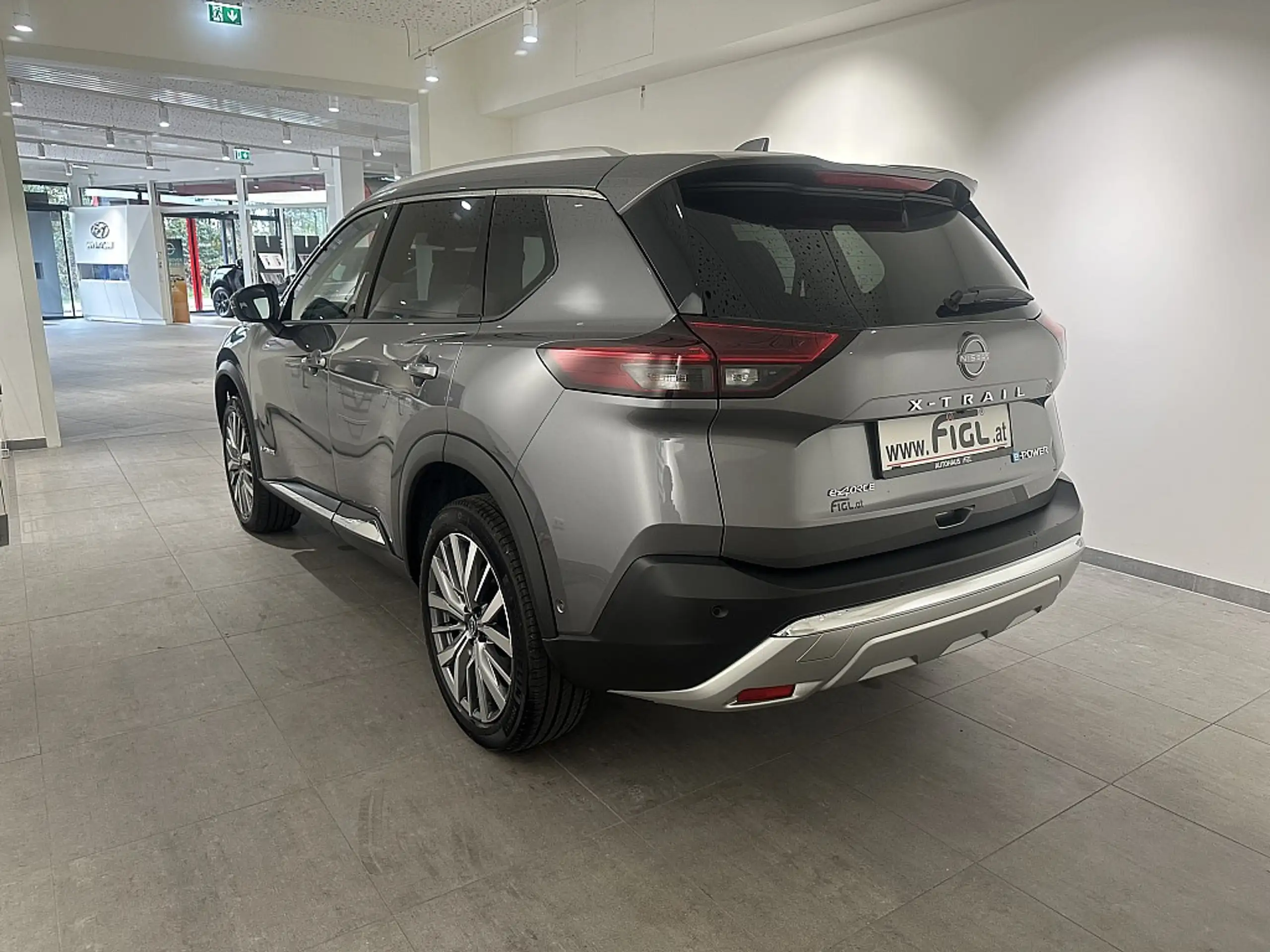 Nissan - X-Trail