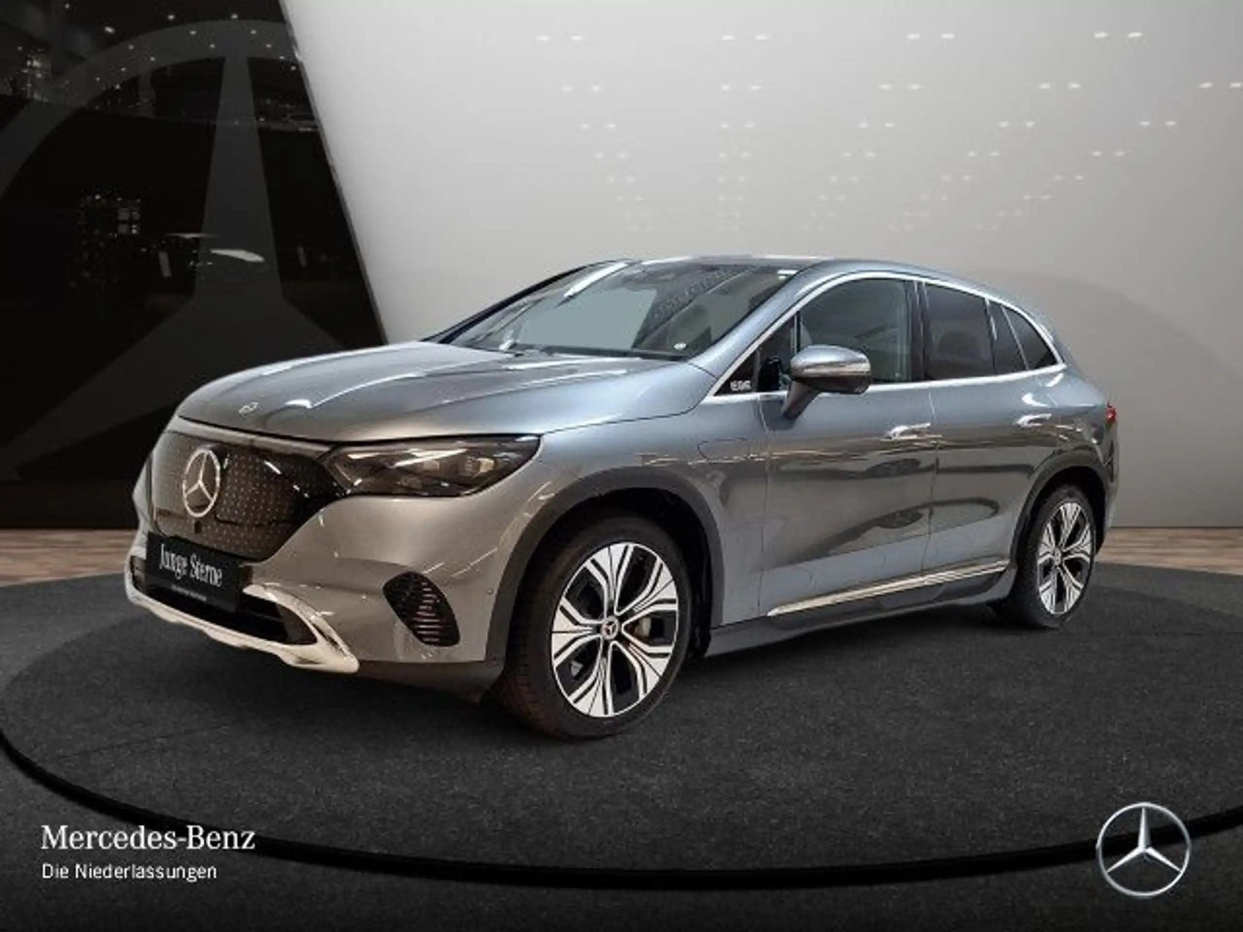 Mercedes-Benz - EQE SUV