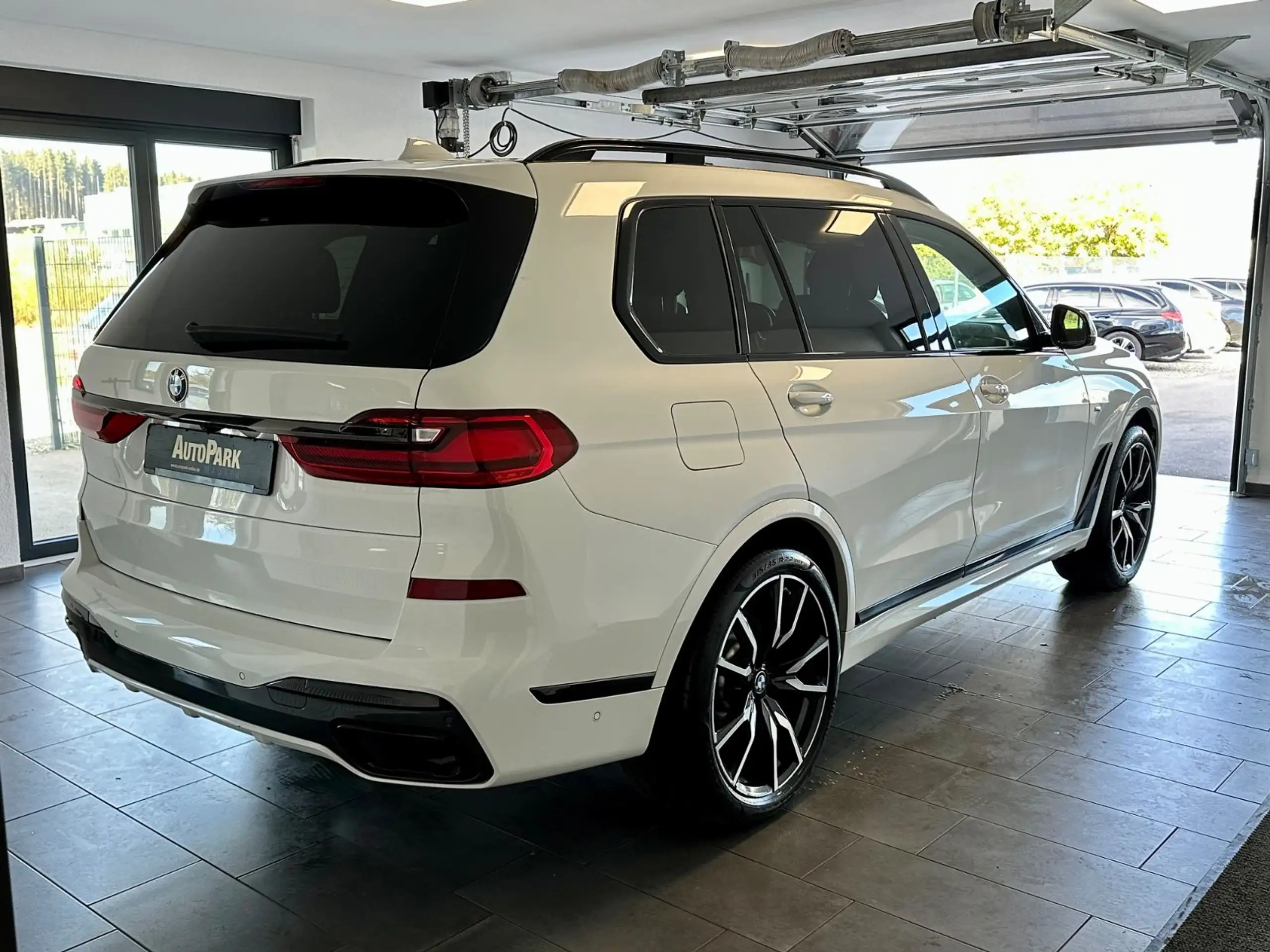 BMW - X7