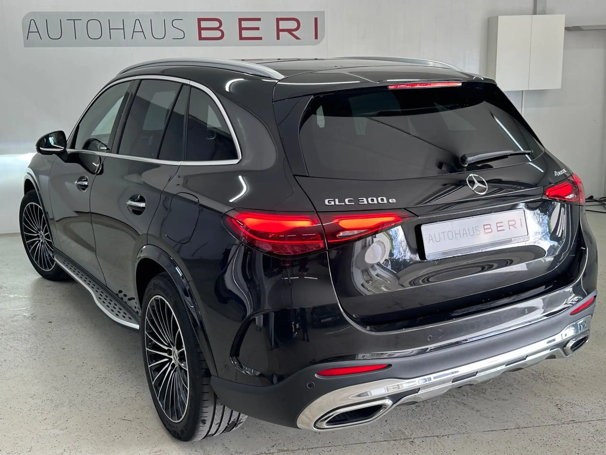 Mercedes-Benz - GLC 300