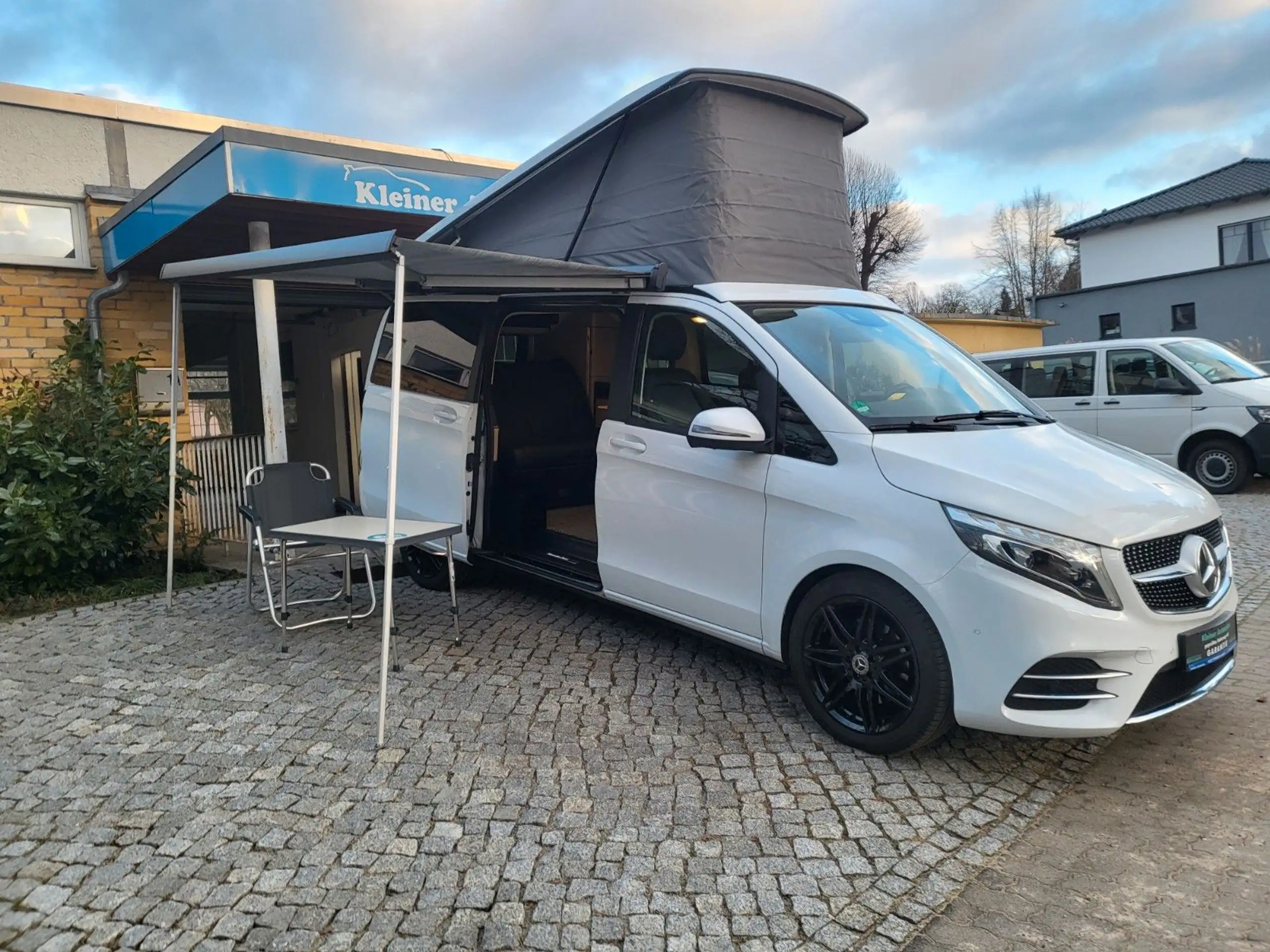 Mercedes-Benz - V 250