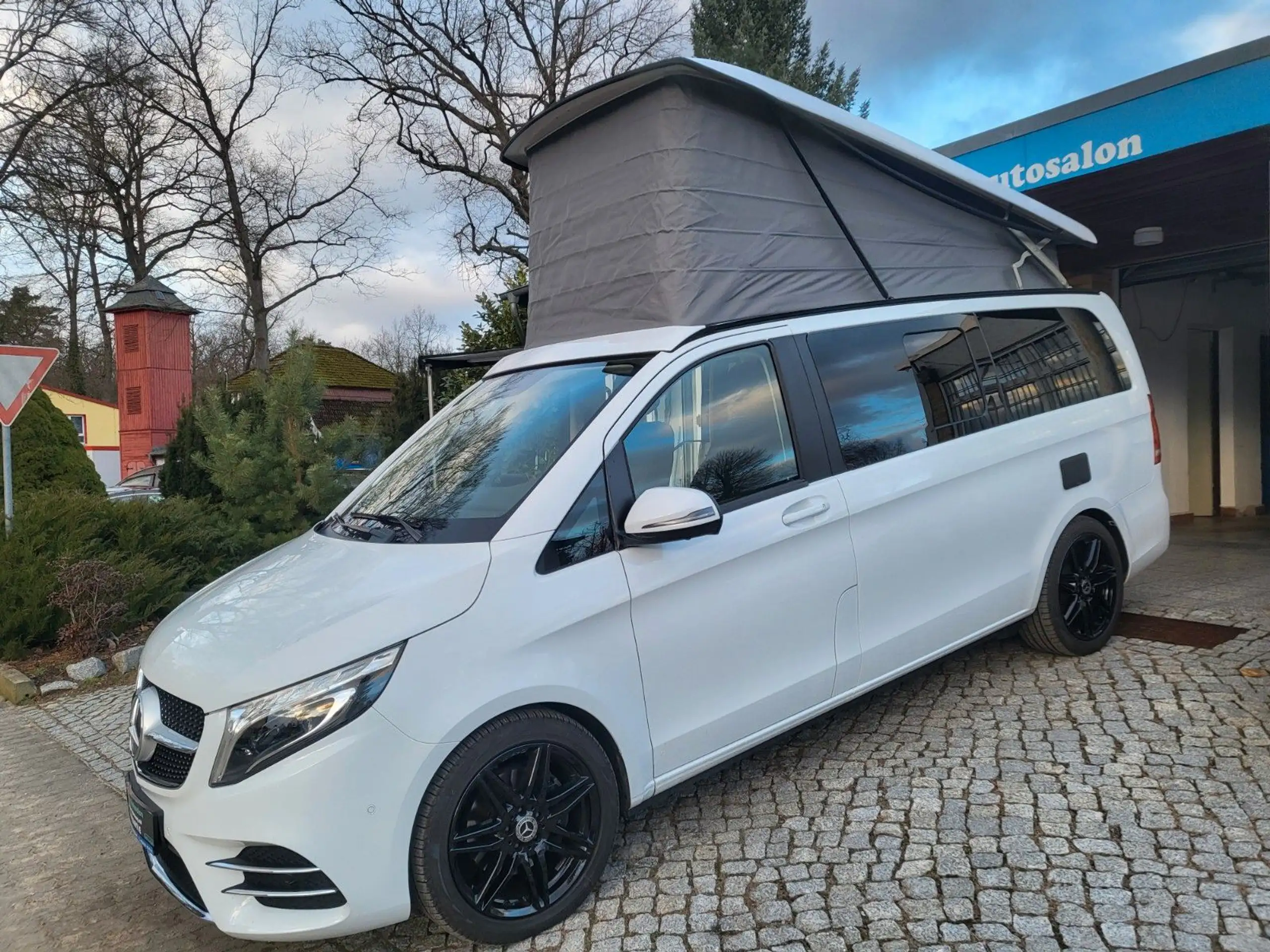 Mercedes-Benz - V 250