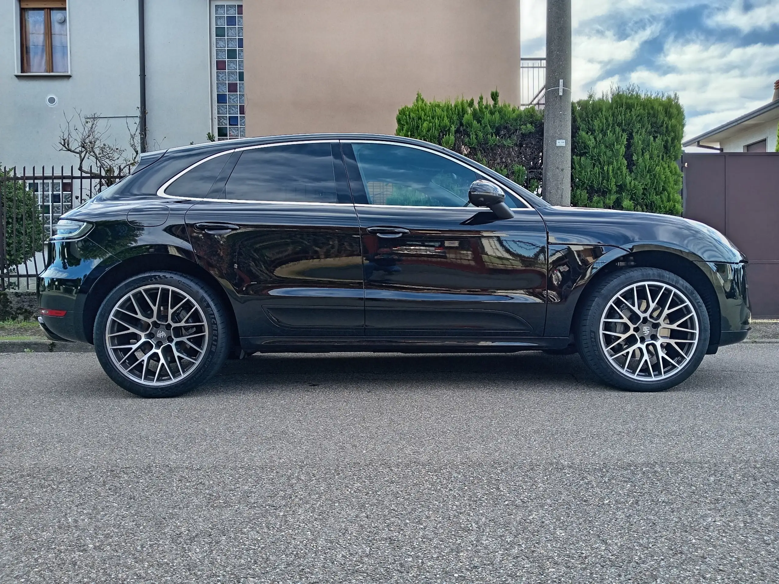 Porsche - Macan