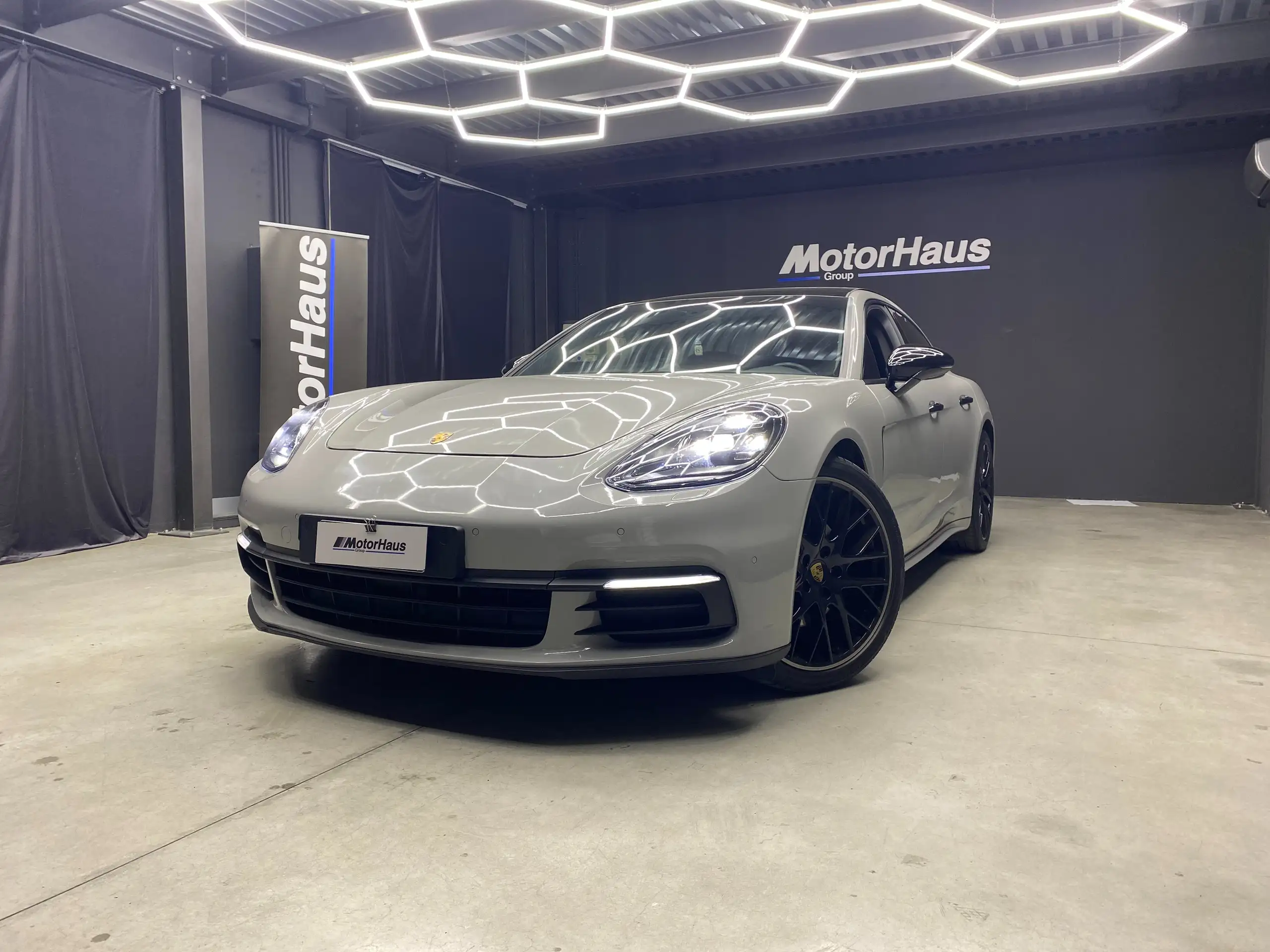 Porsche - Panamera