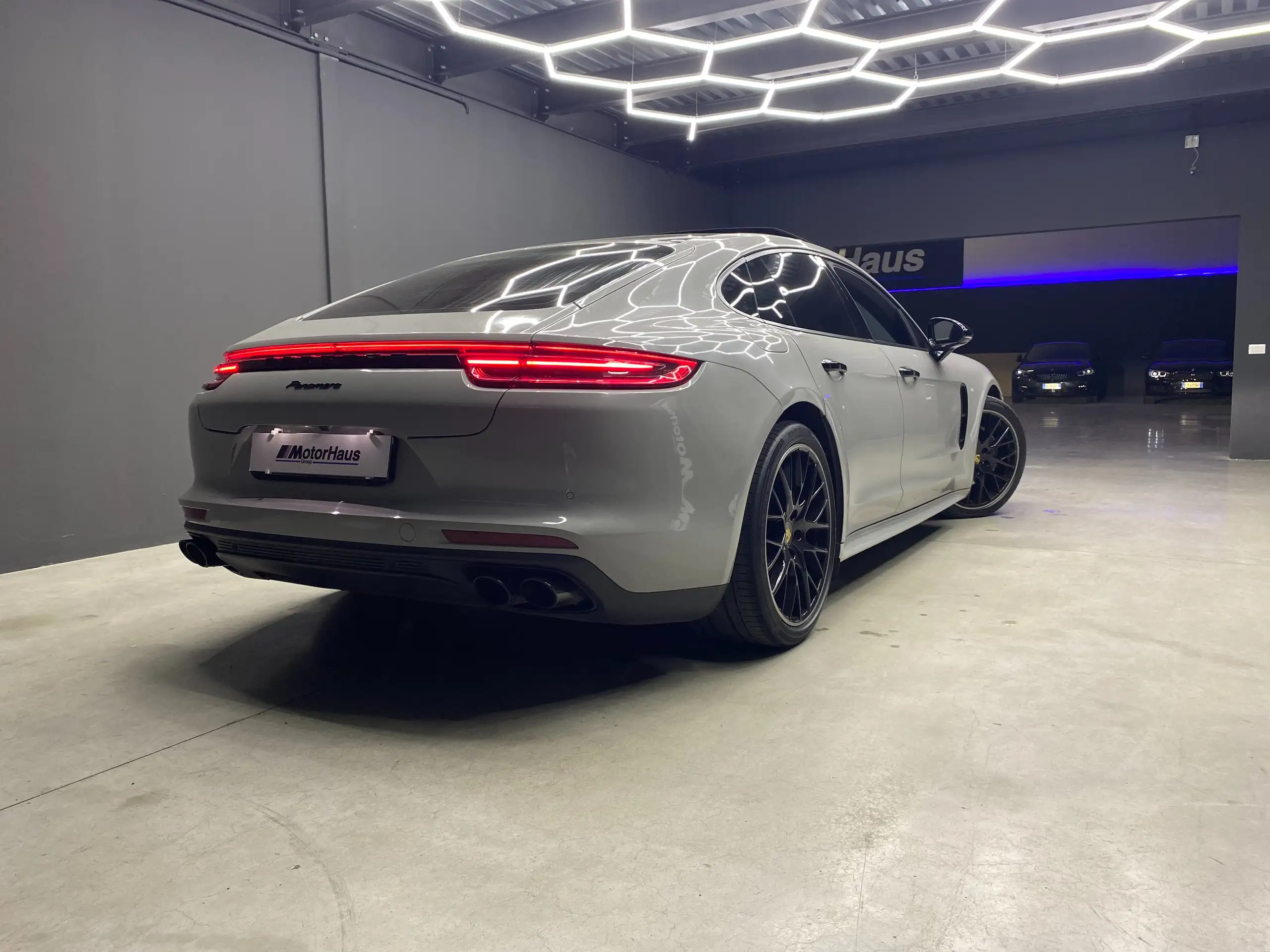 Porsche - Panamera