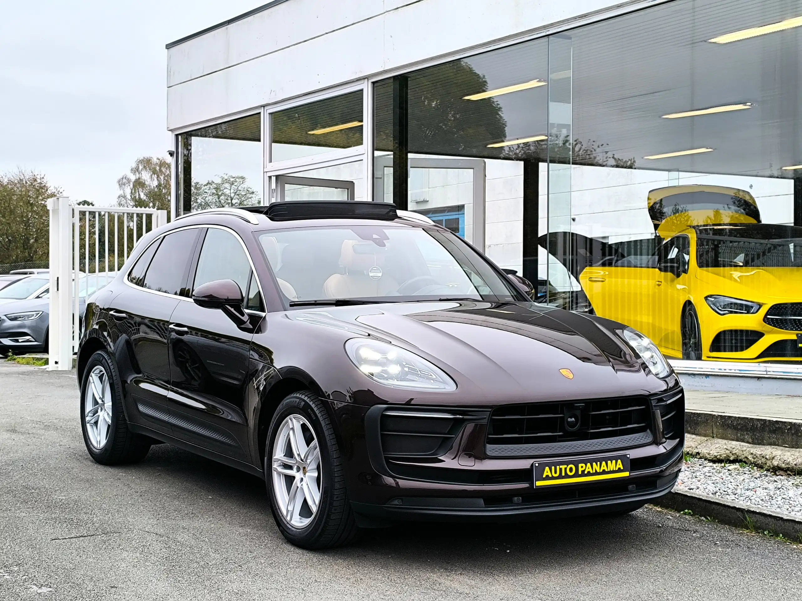 Porsche - Macan