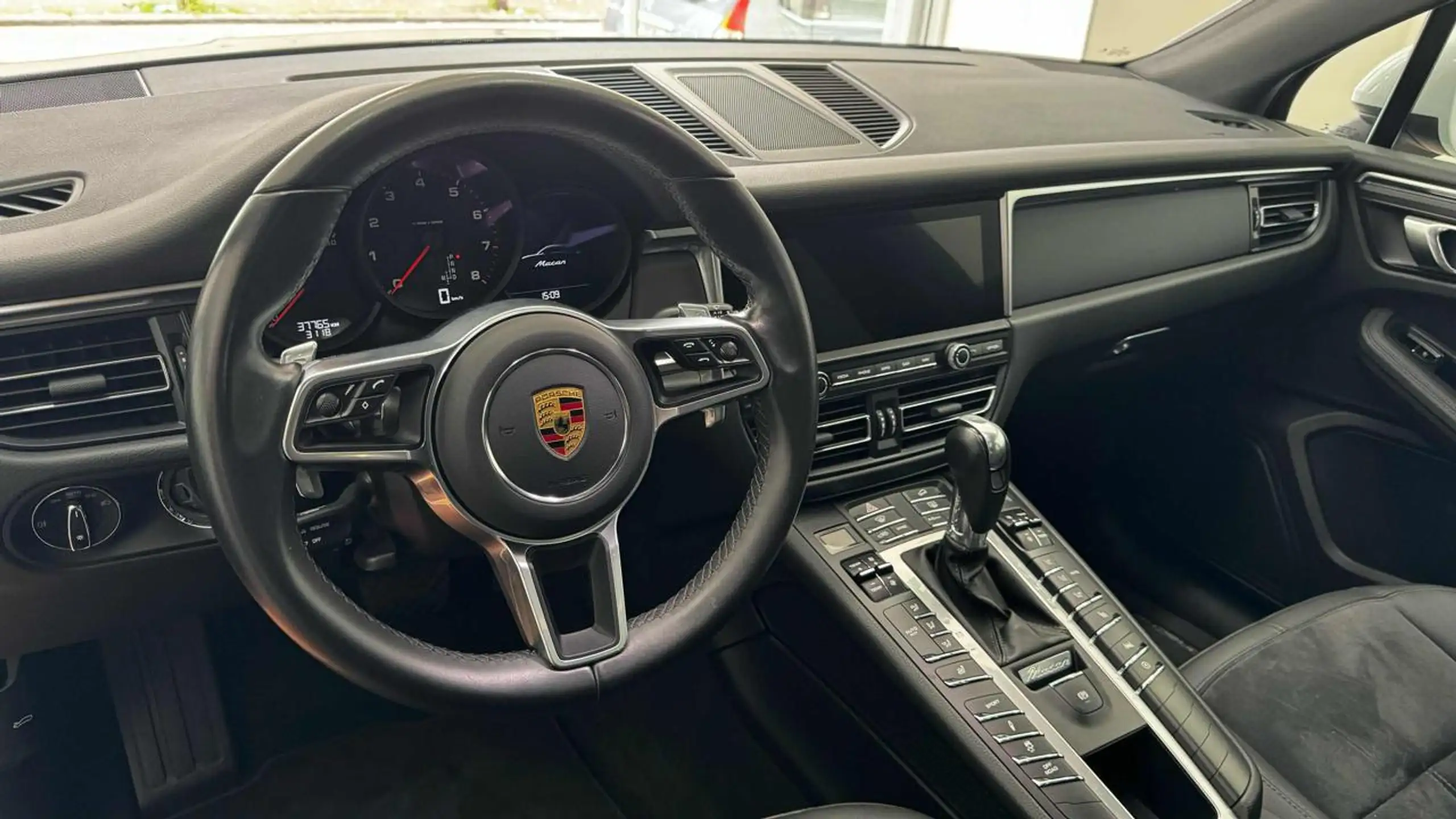 Porsche - Macan