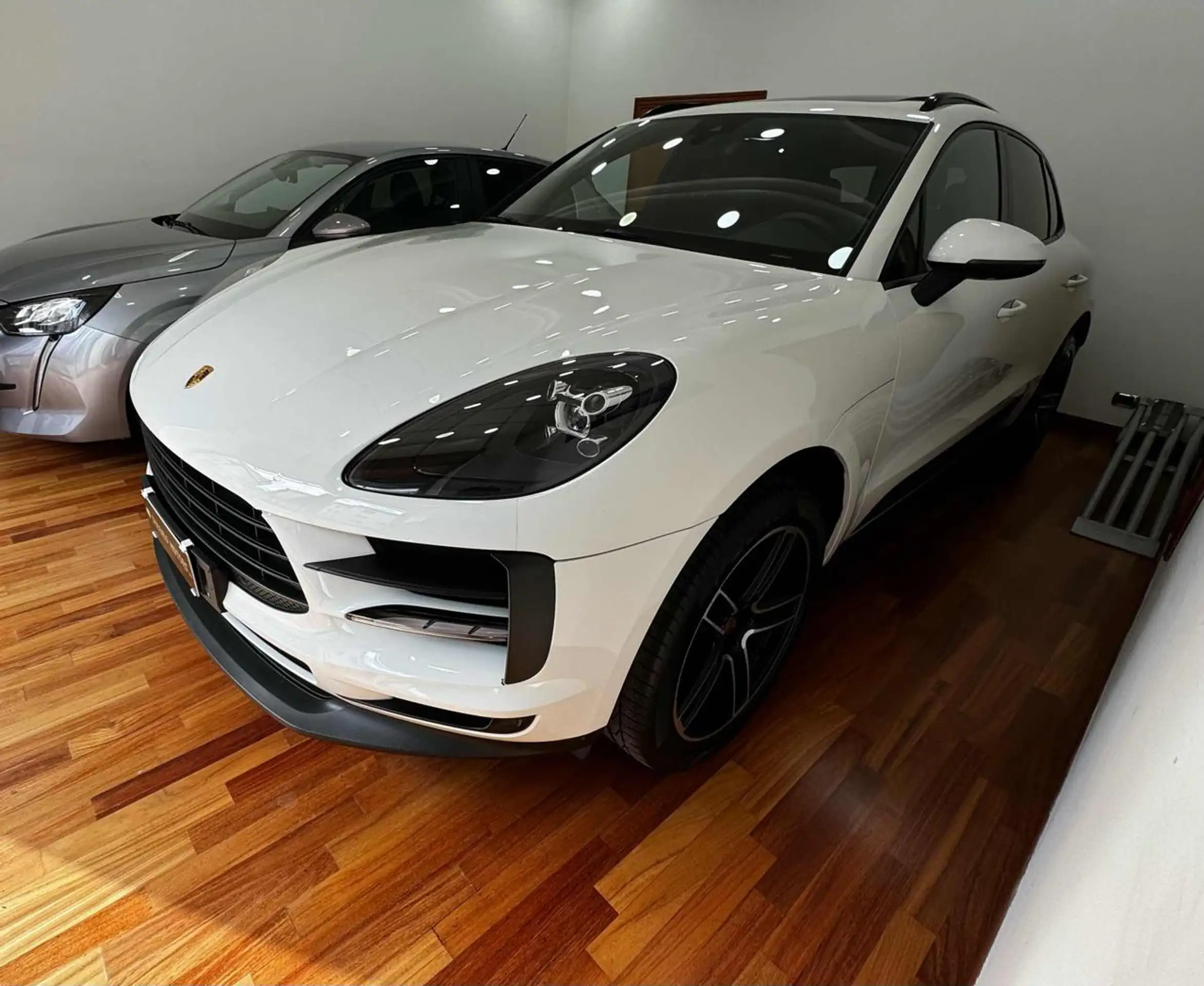 Porsche - Macan