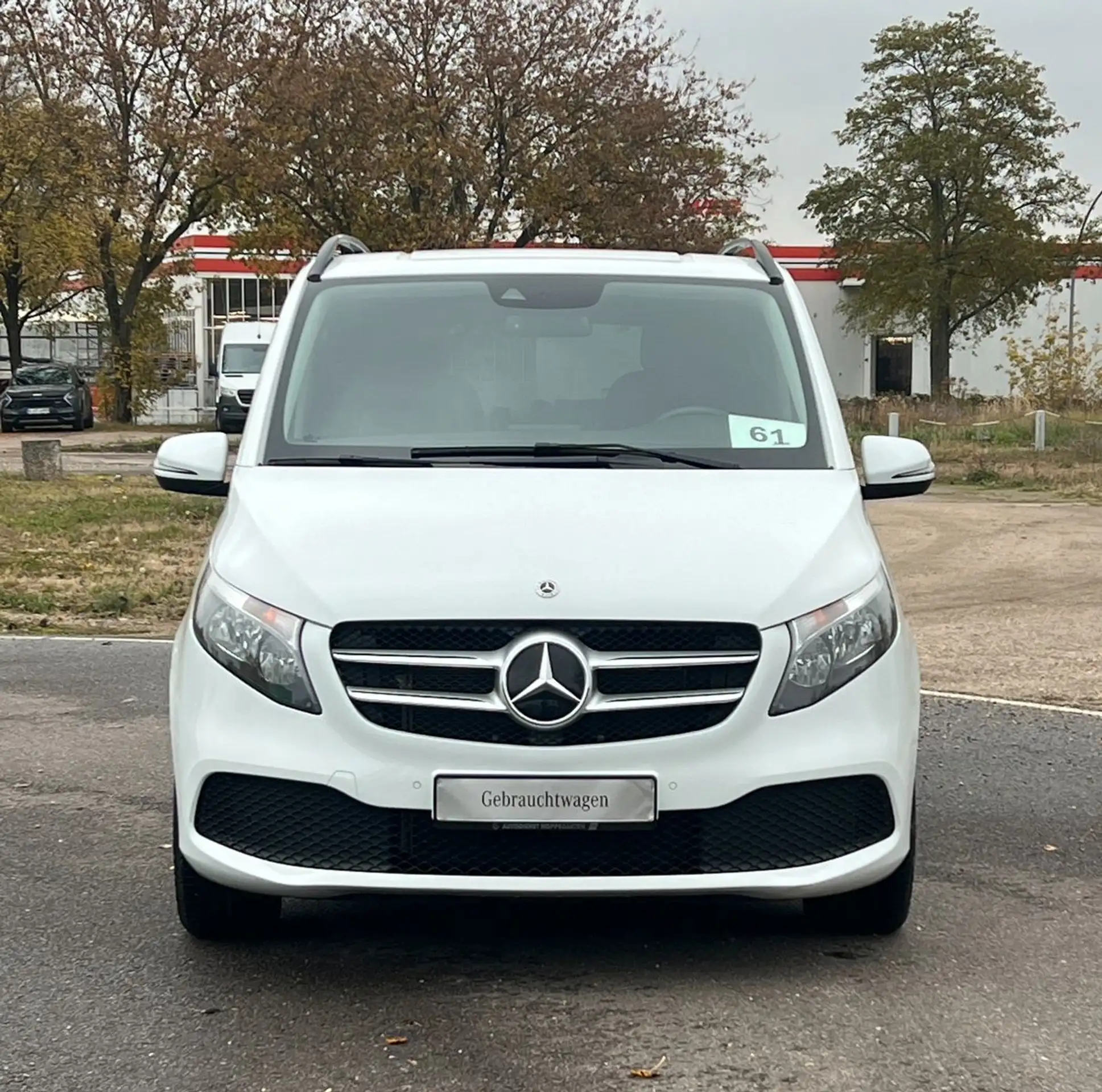 Mercedes-Benz - V 300