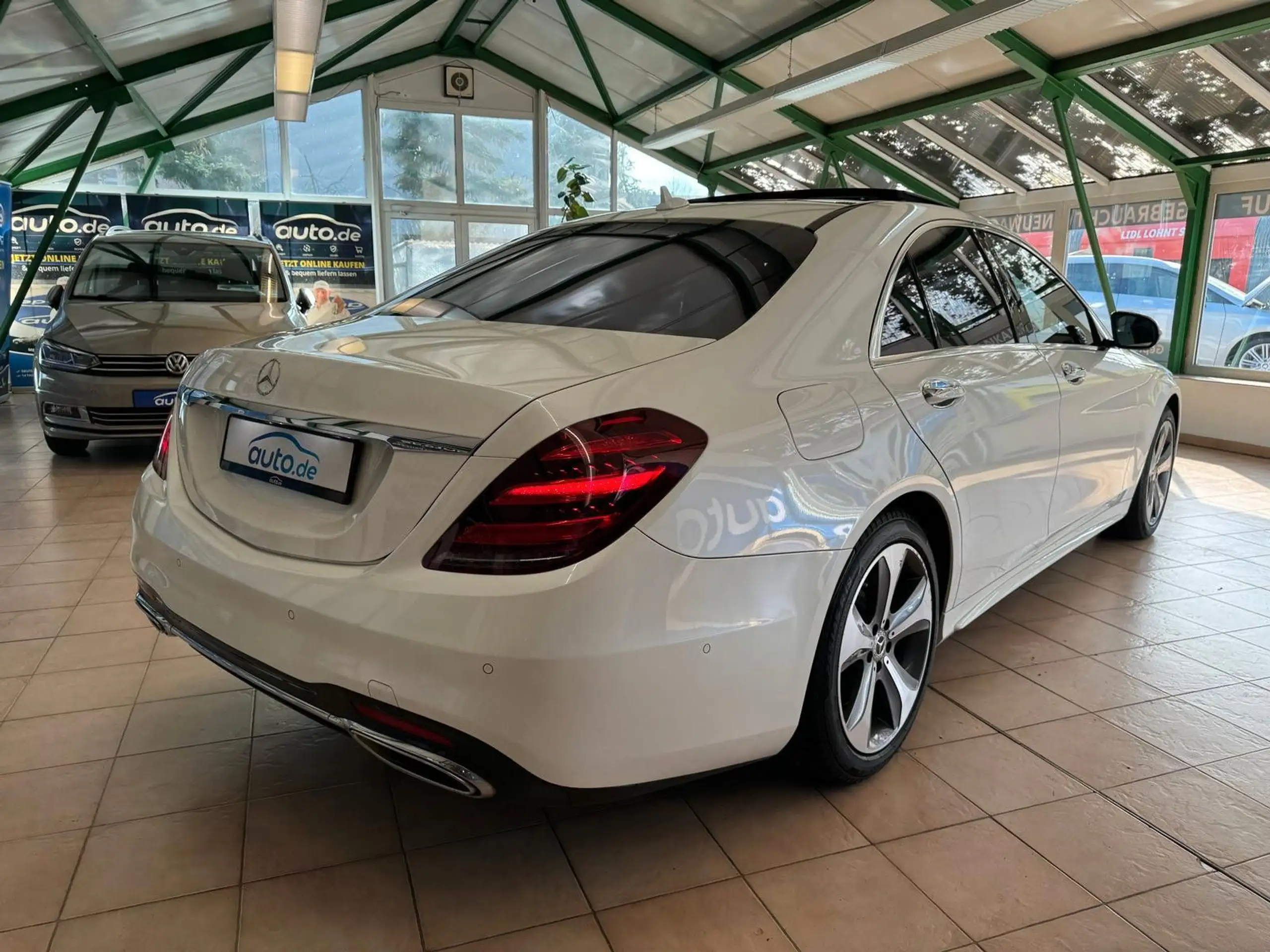 Mercedes-Benz - S 560