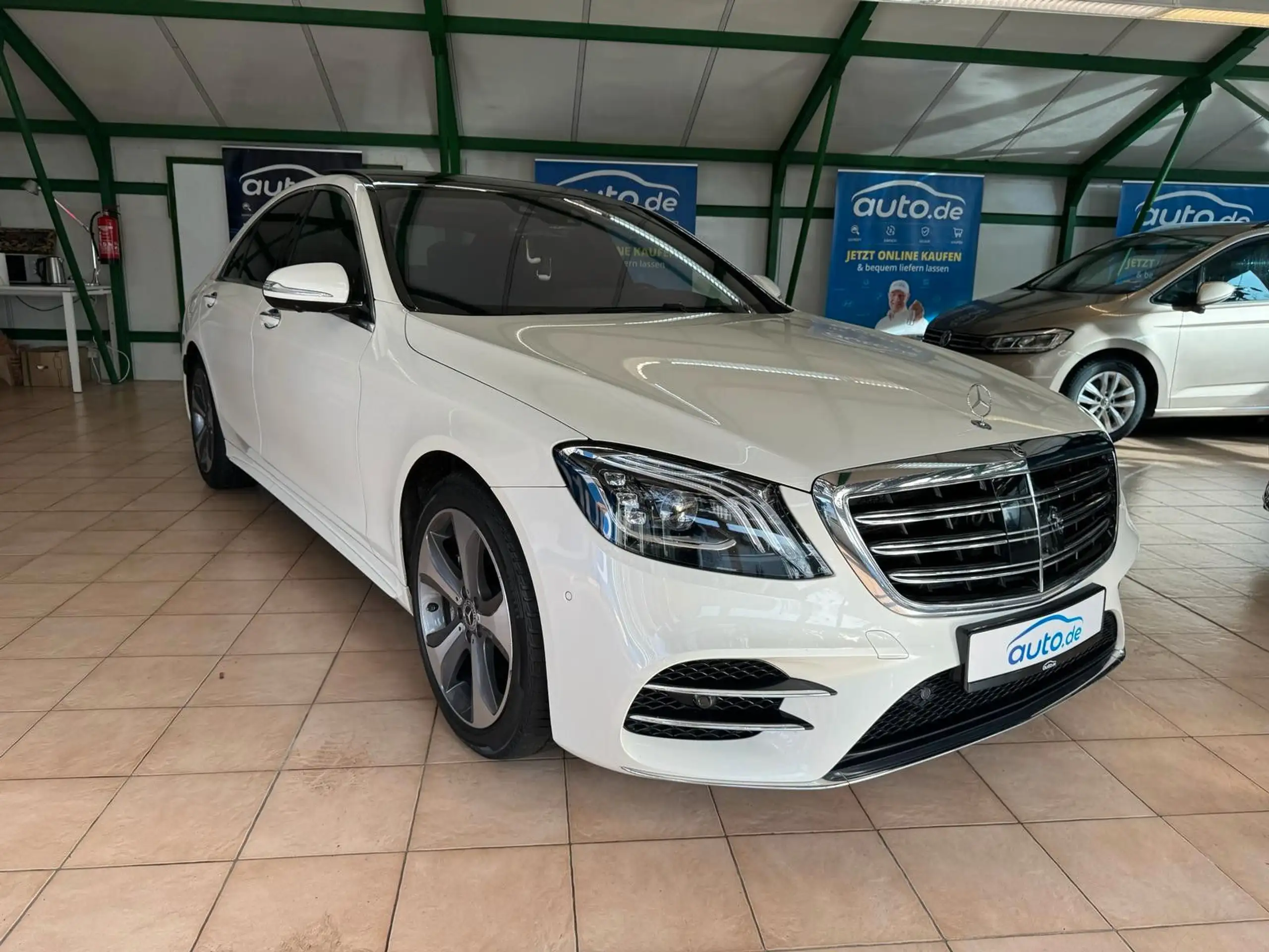 Mercedes-Benz - S 560