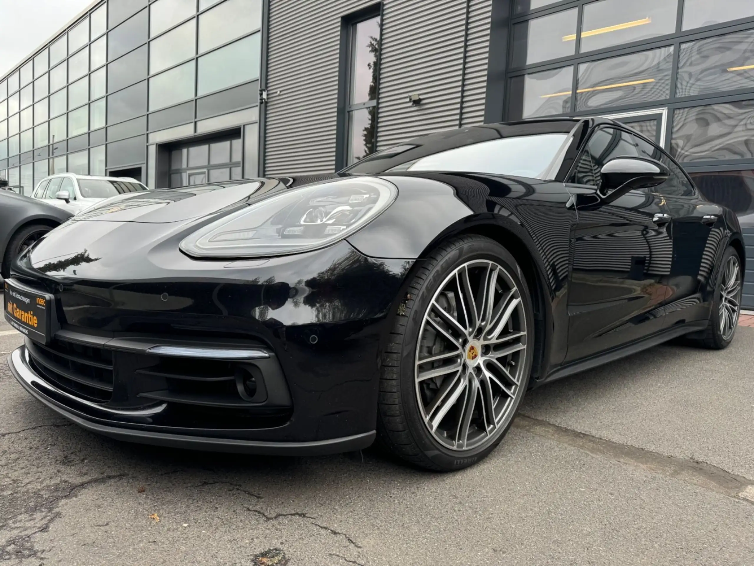 Porsche - Panamera