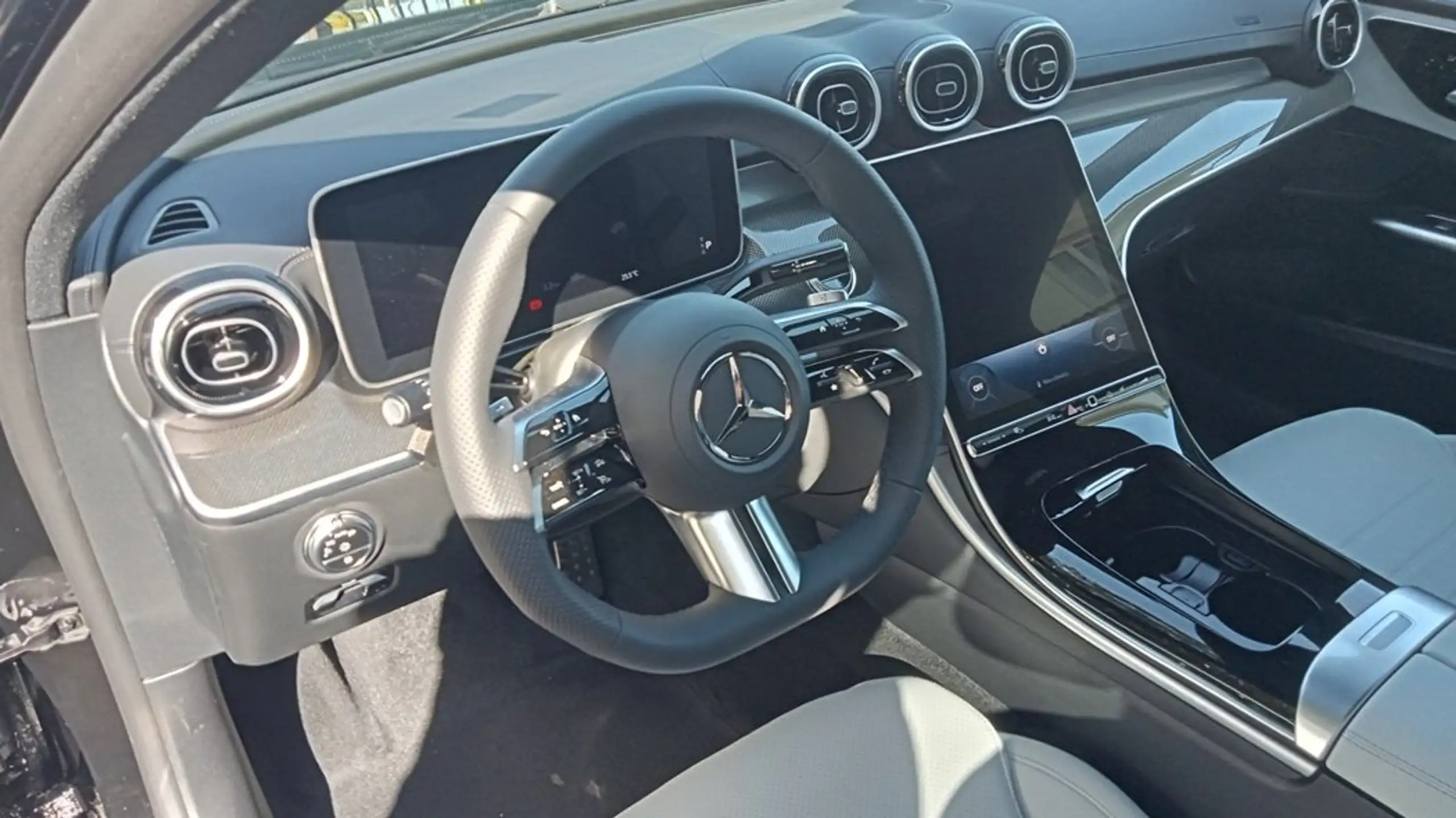 Mercedes-Benz - C 220