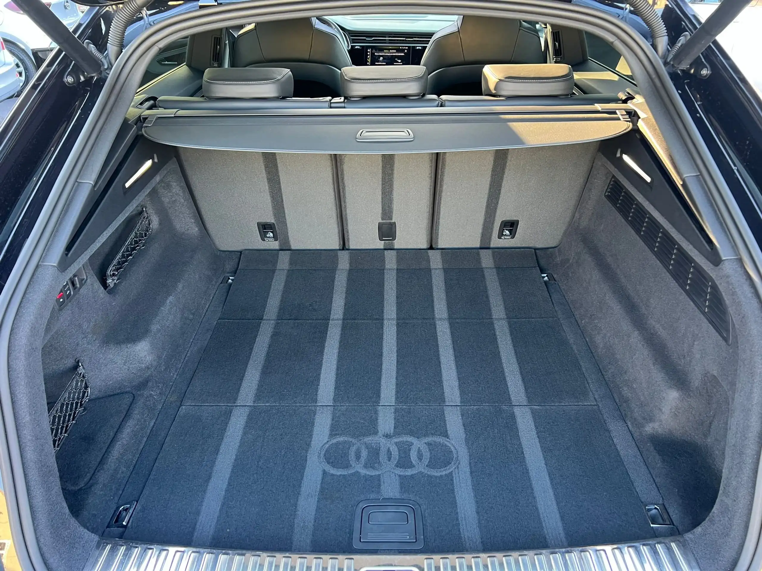 Audi - SQ8