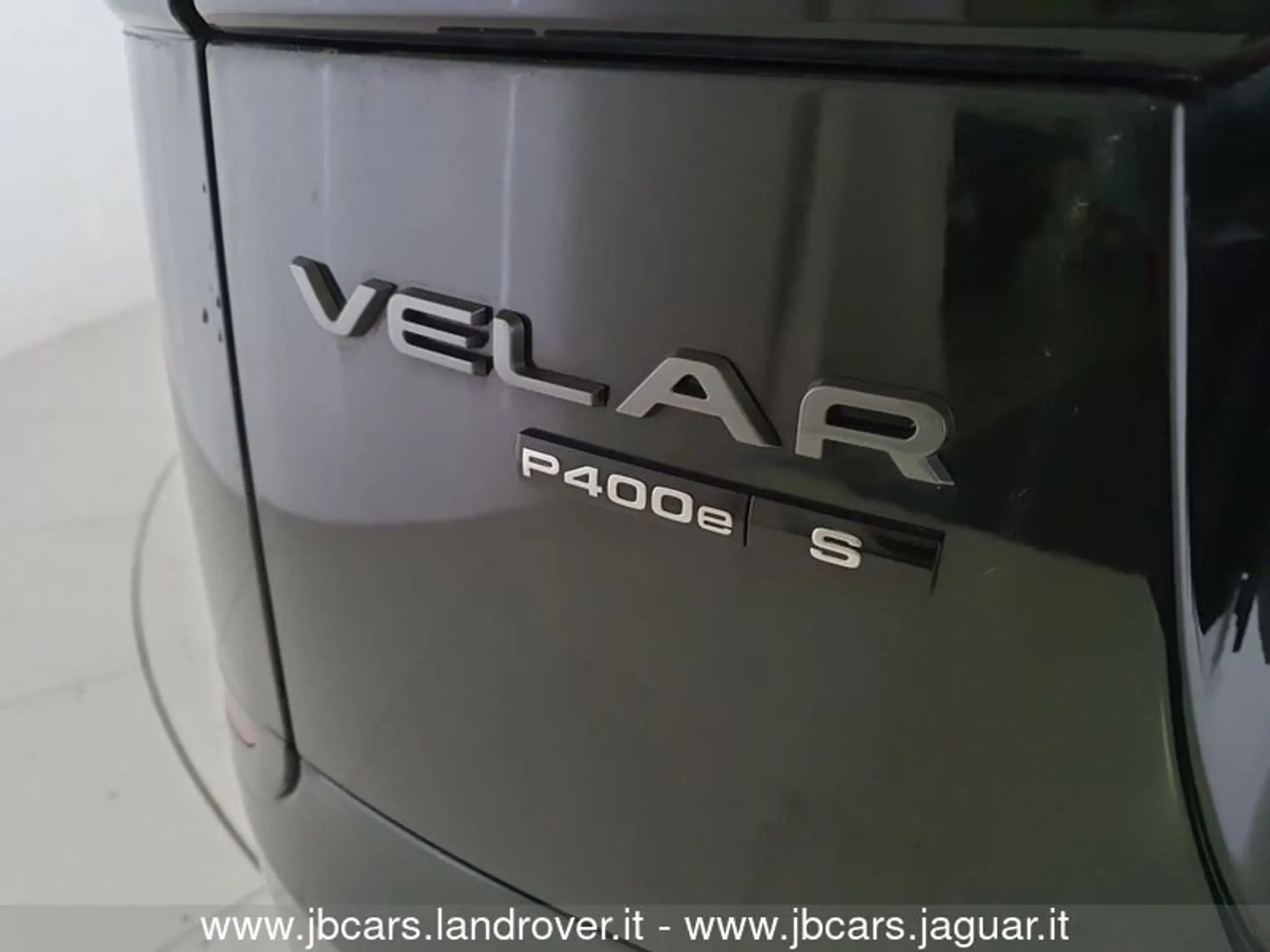 Land Rover - Range Rover Velar