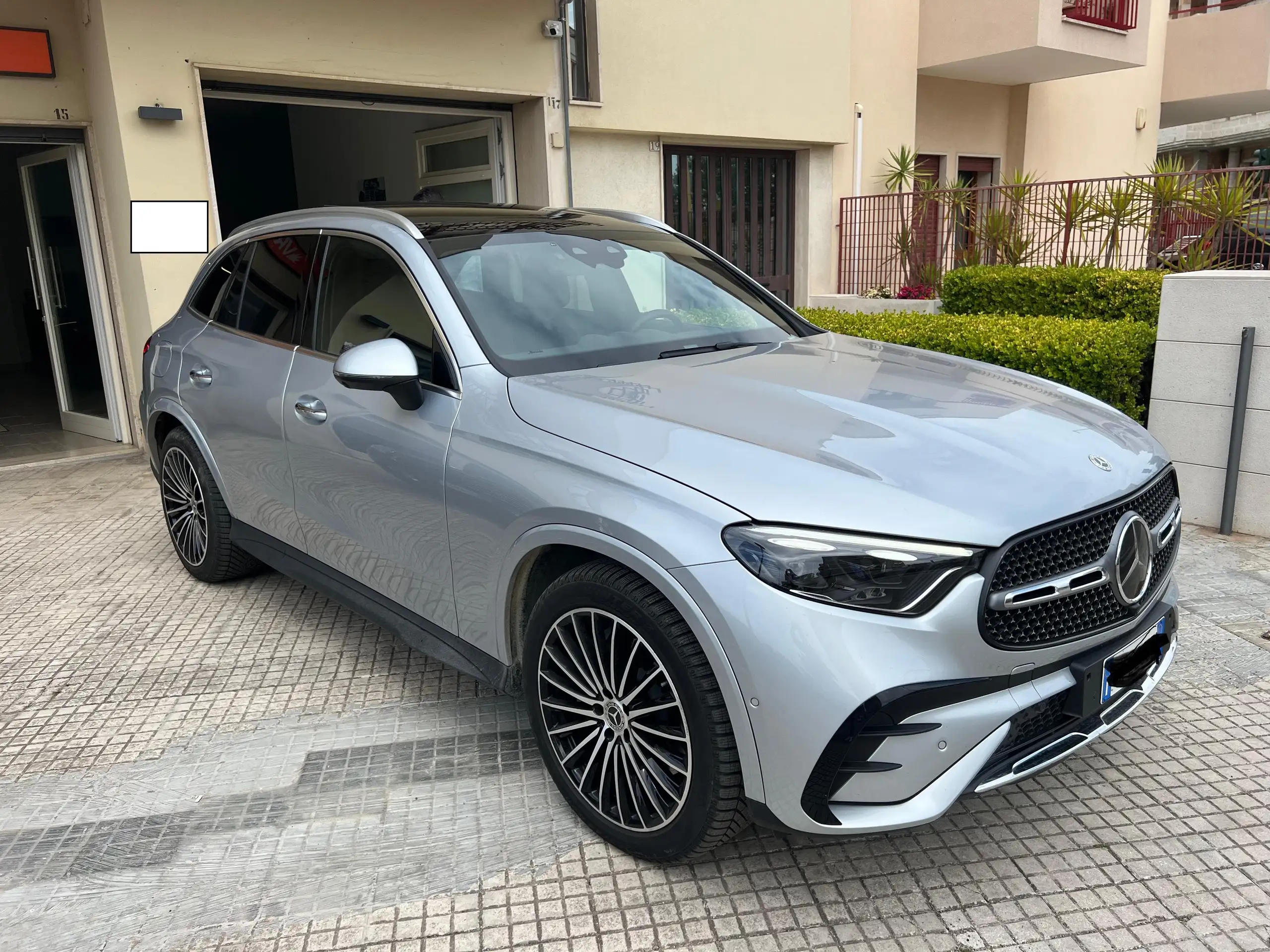 Mercedes-Benz - GLC 220