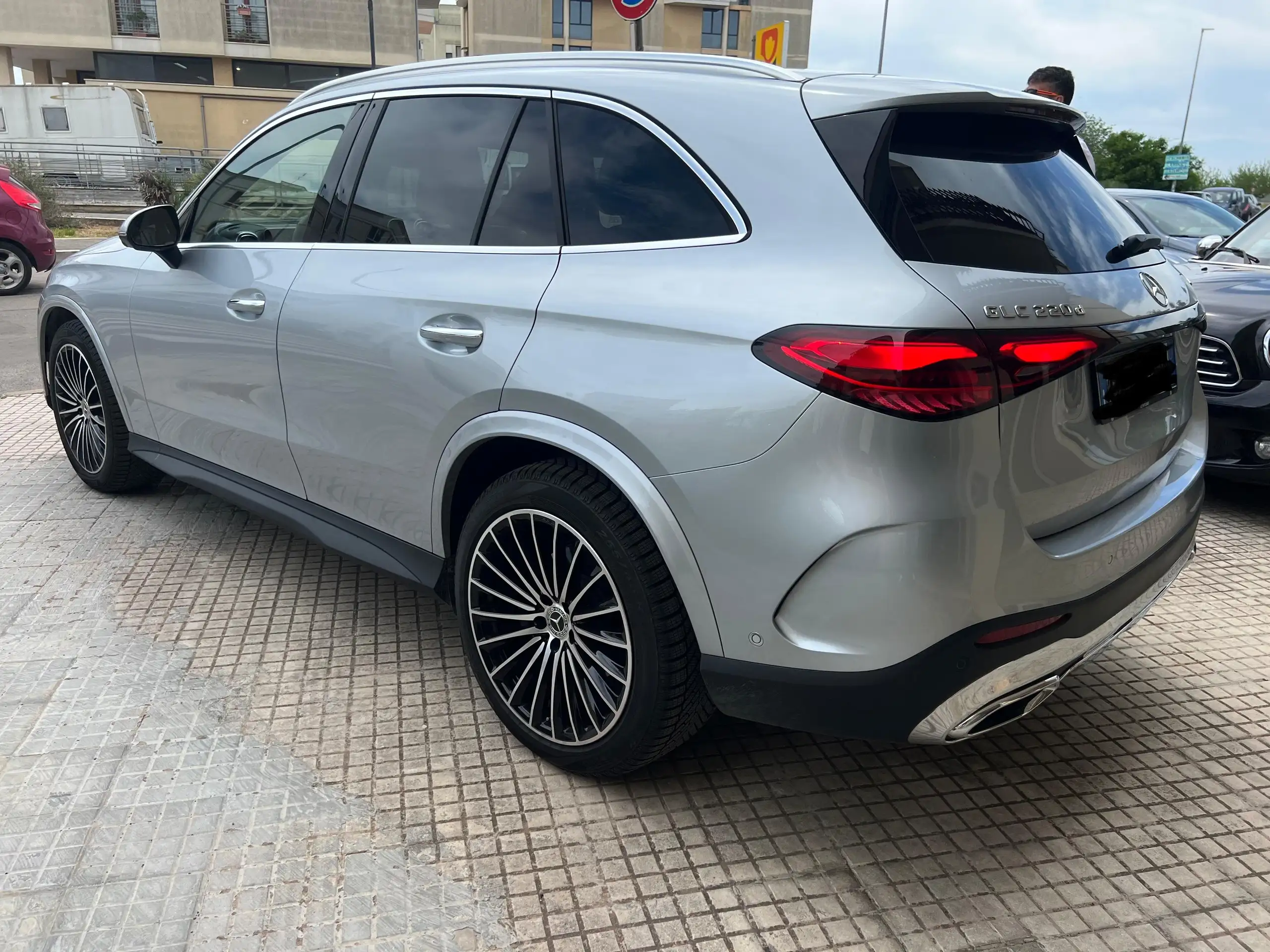 Mercedes-Benz - GLC 220