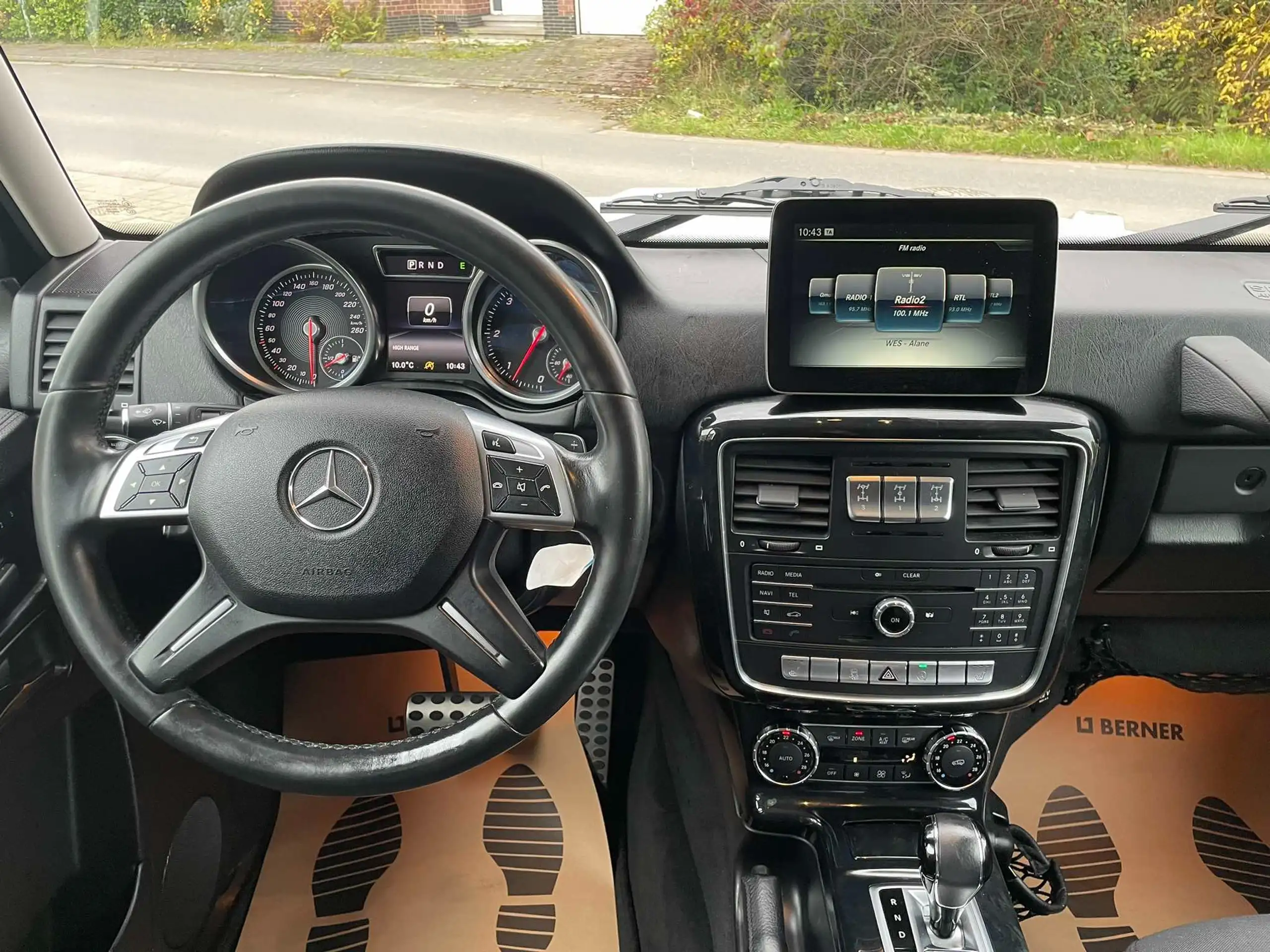 Mercedes-Benz - G 350