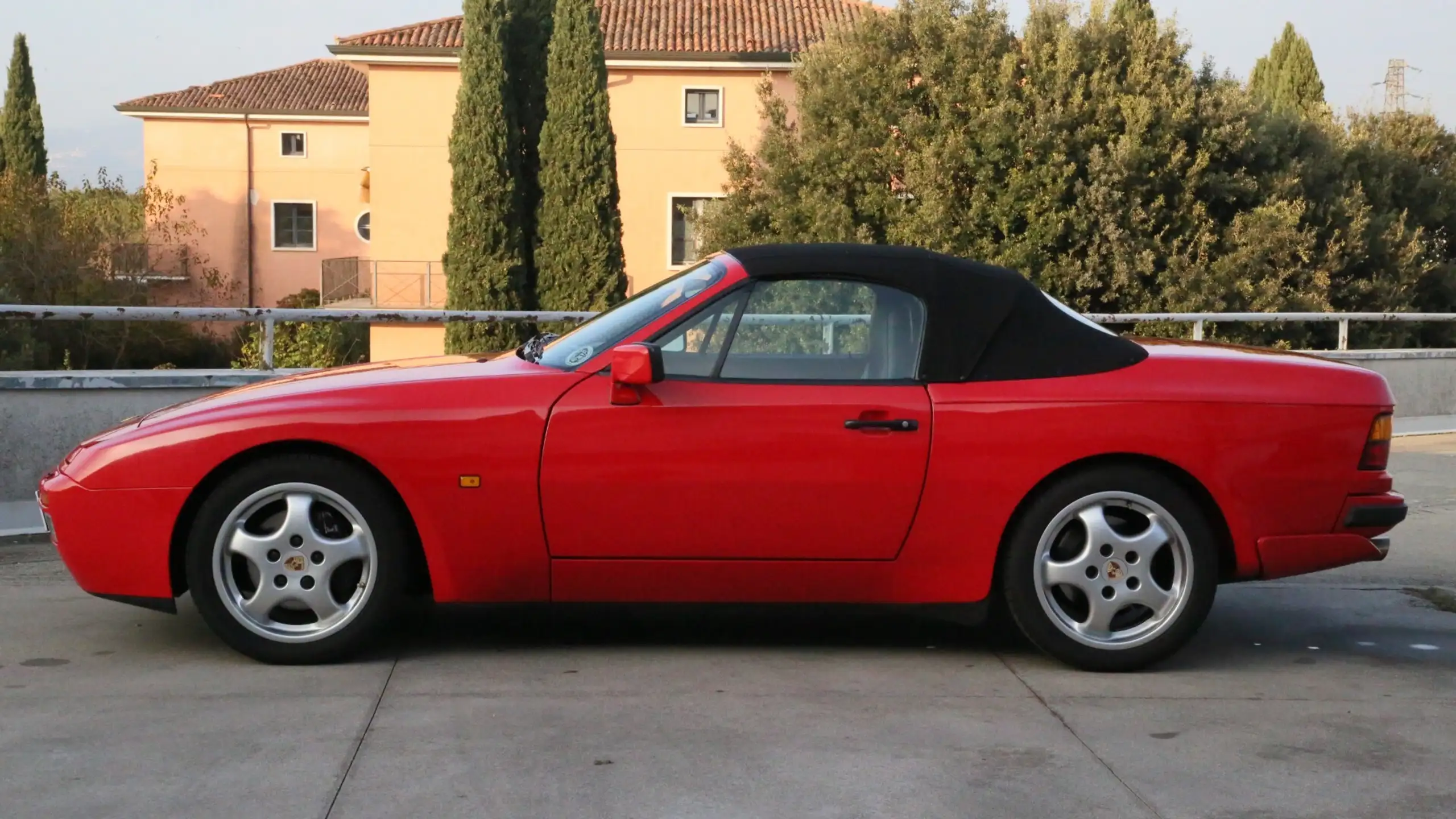 Porsche - 944