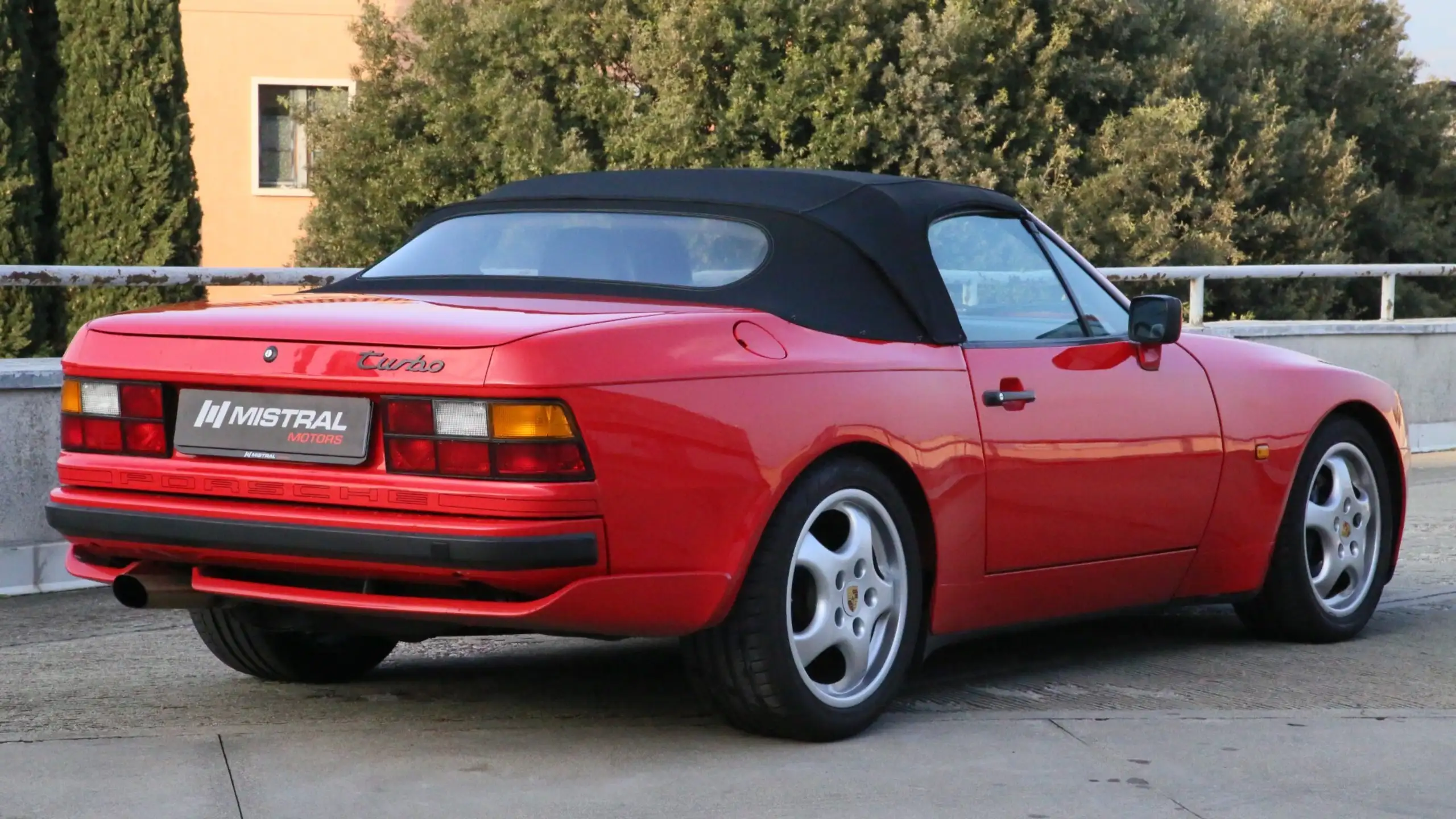 Porsche - 944