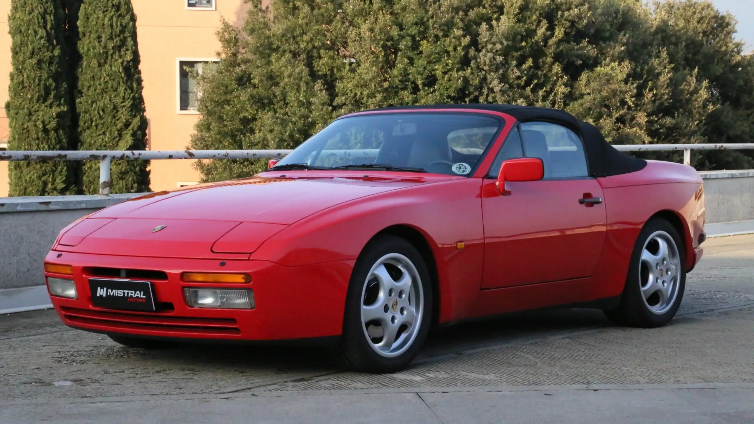 Porsche - 944