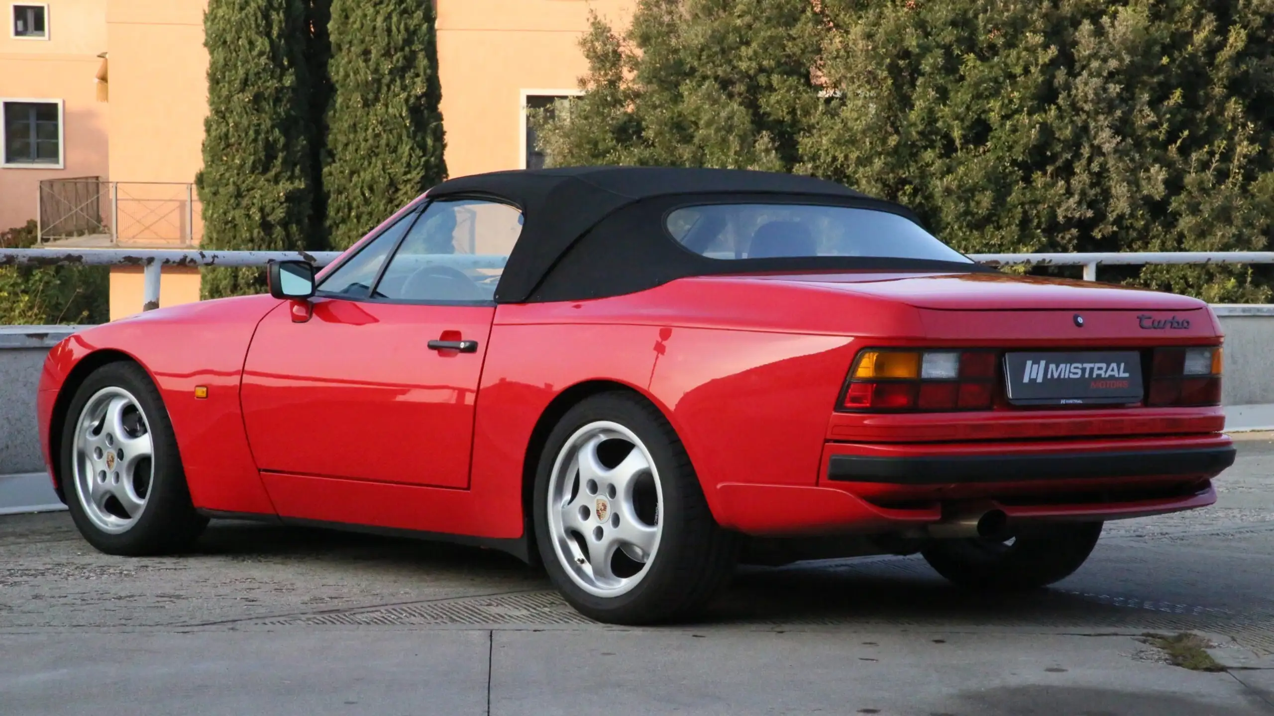 Porsche - 944