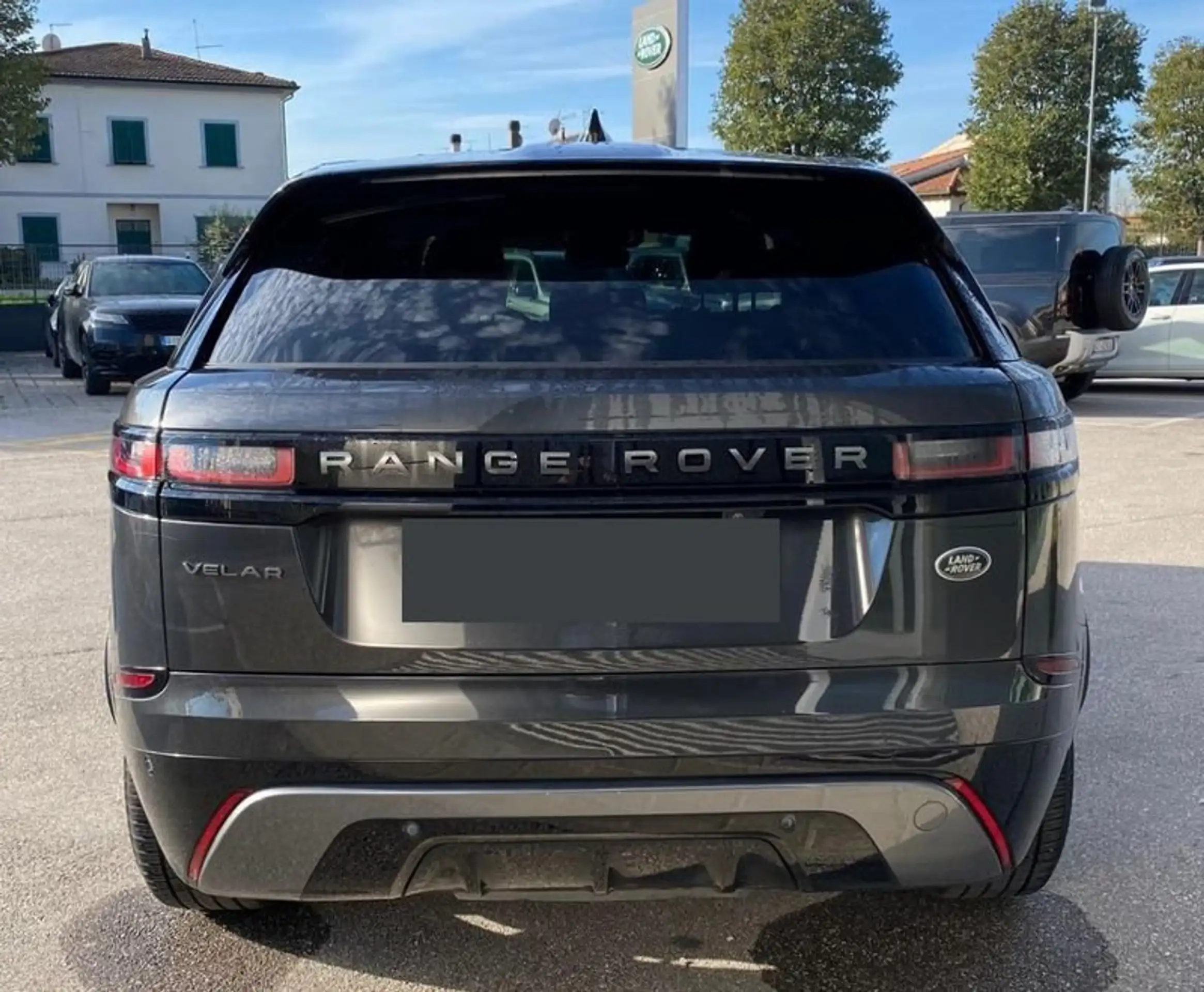 Land Rover - Range Rover Velar