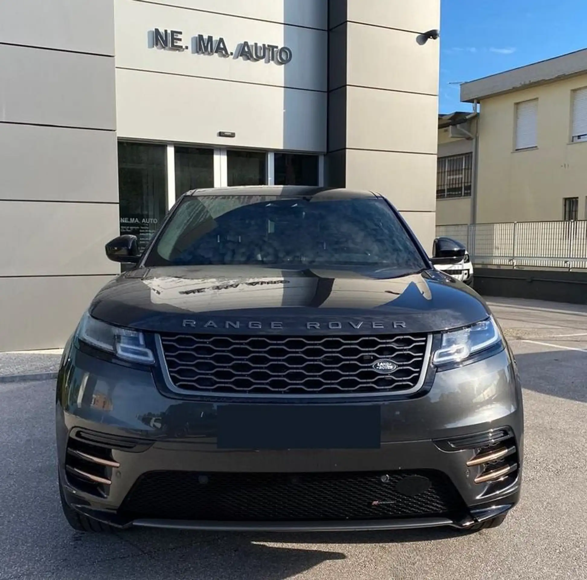 Land Rover - Range Rover Velar