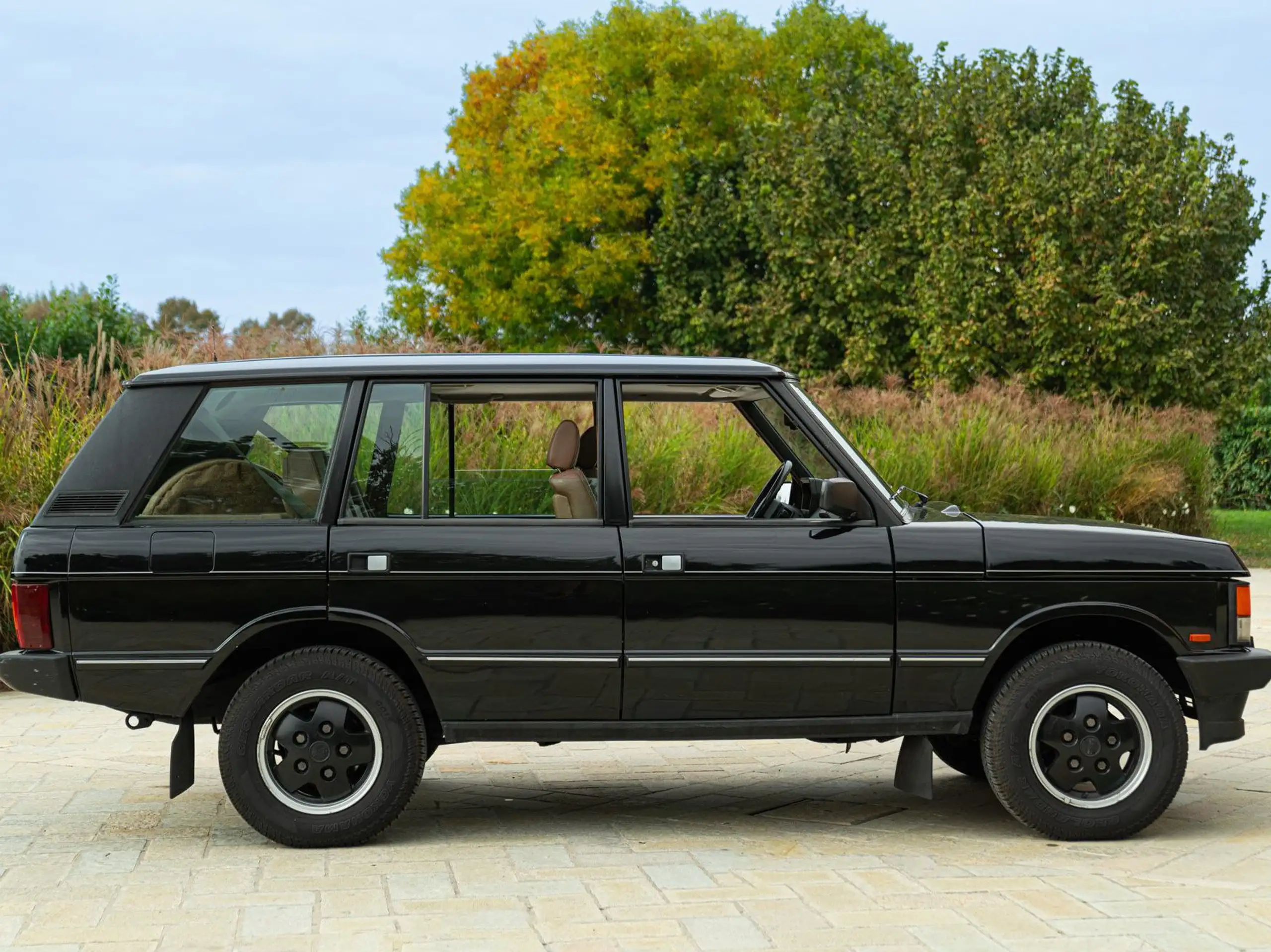 Land Rover - Range Rover