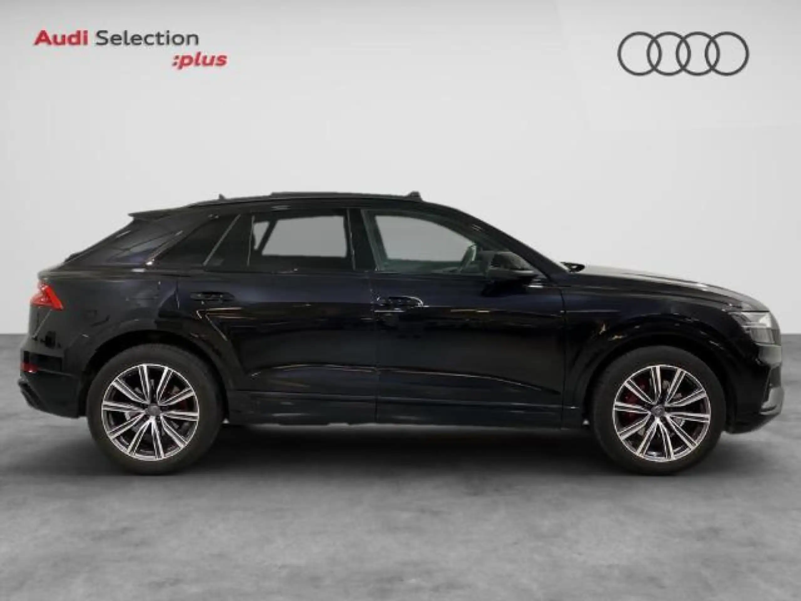 Audi - Q8