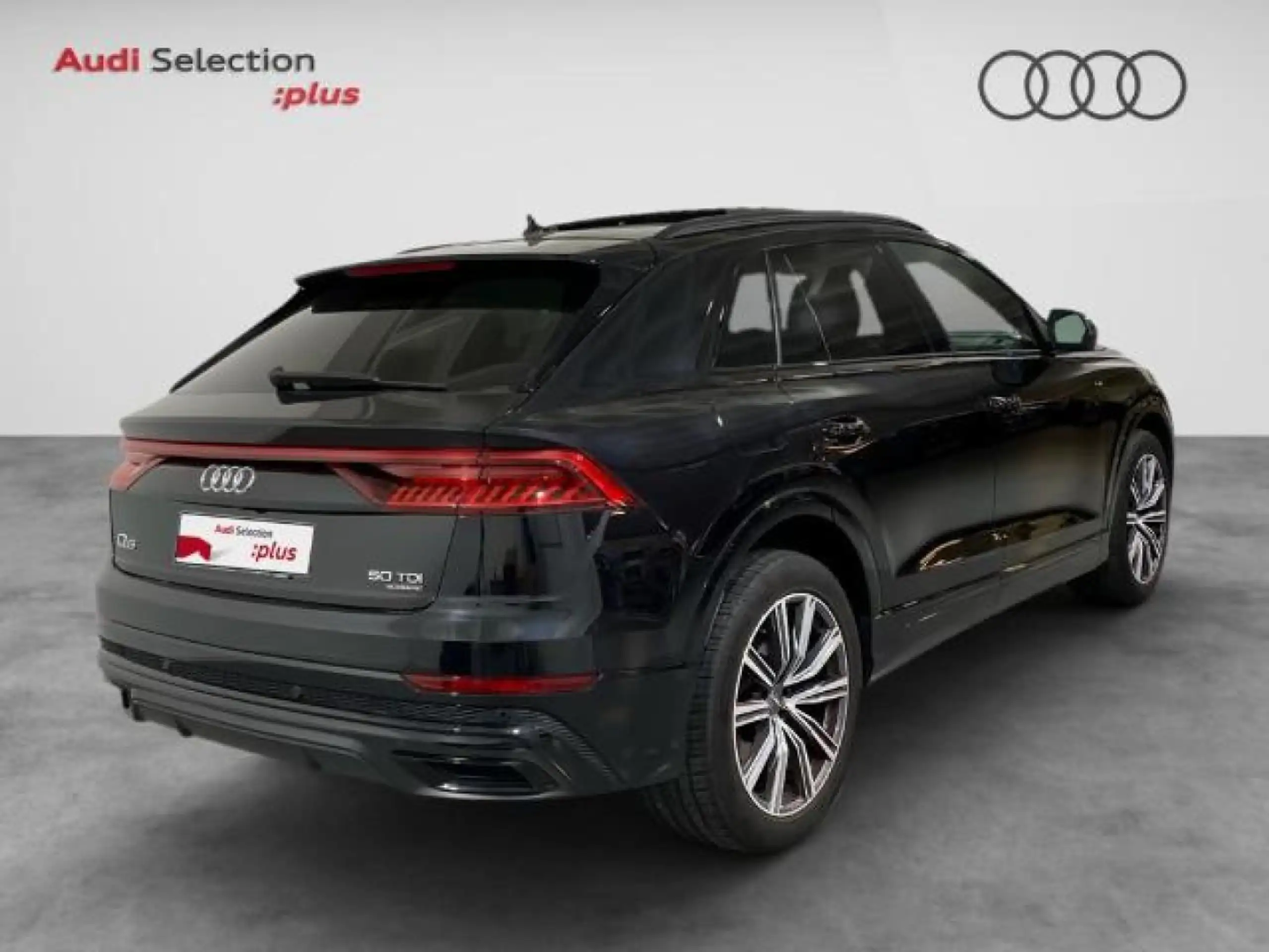 Audi - Q8