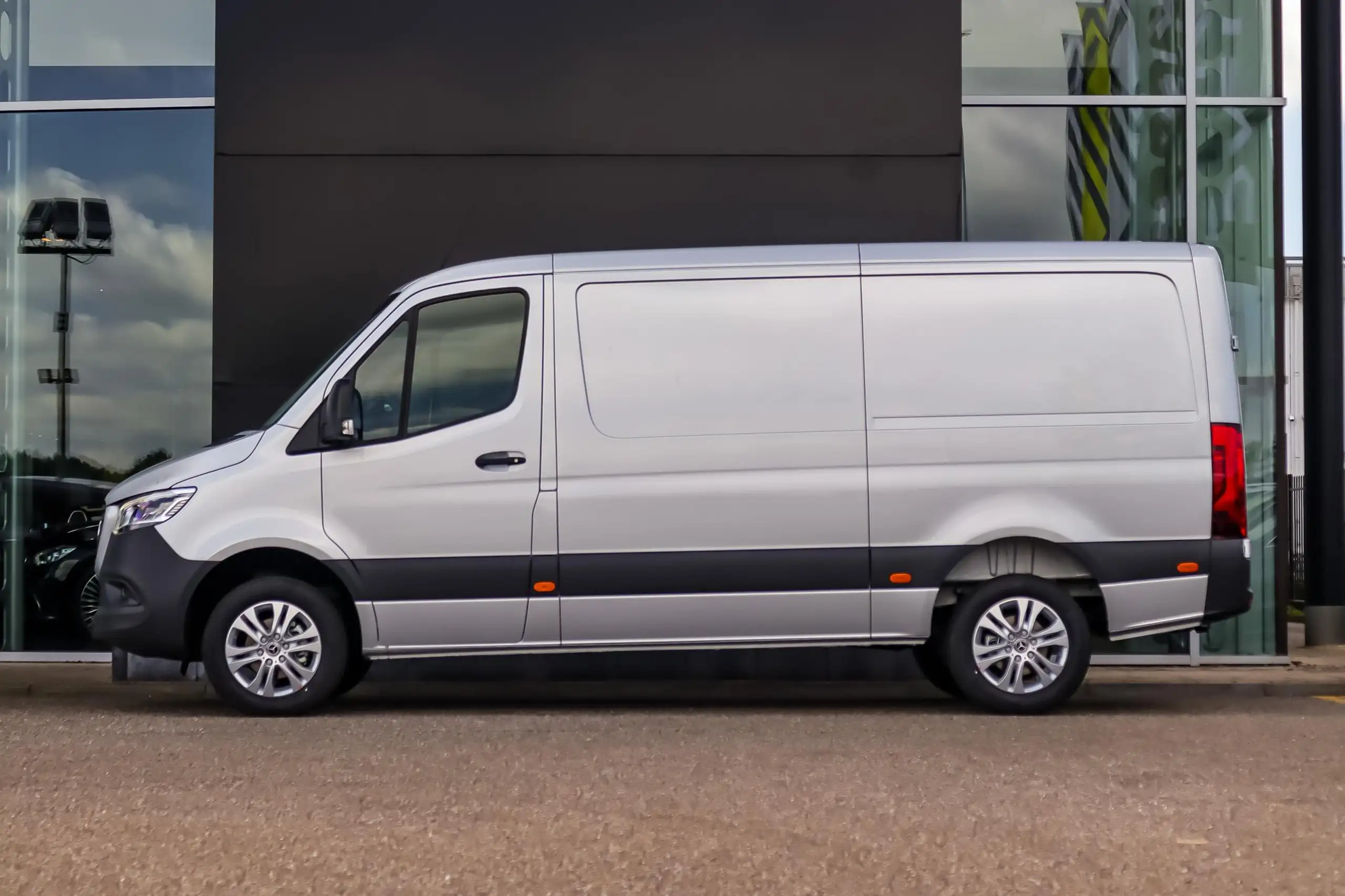 Mercedes-Benz - Sprinter